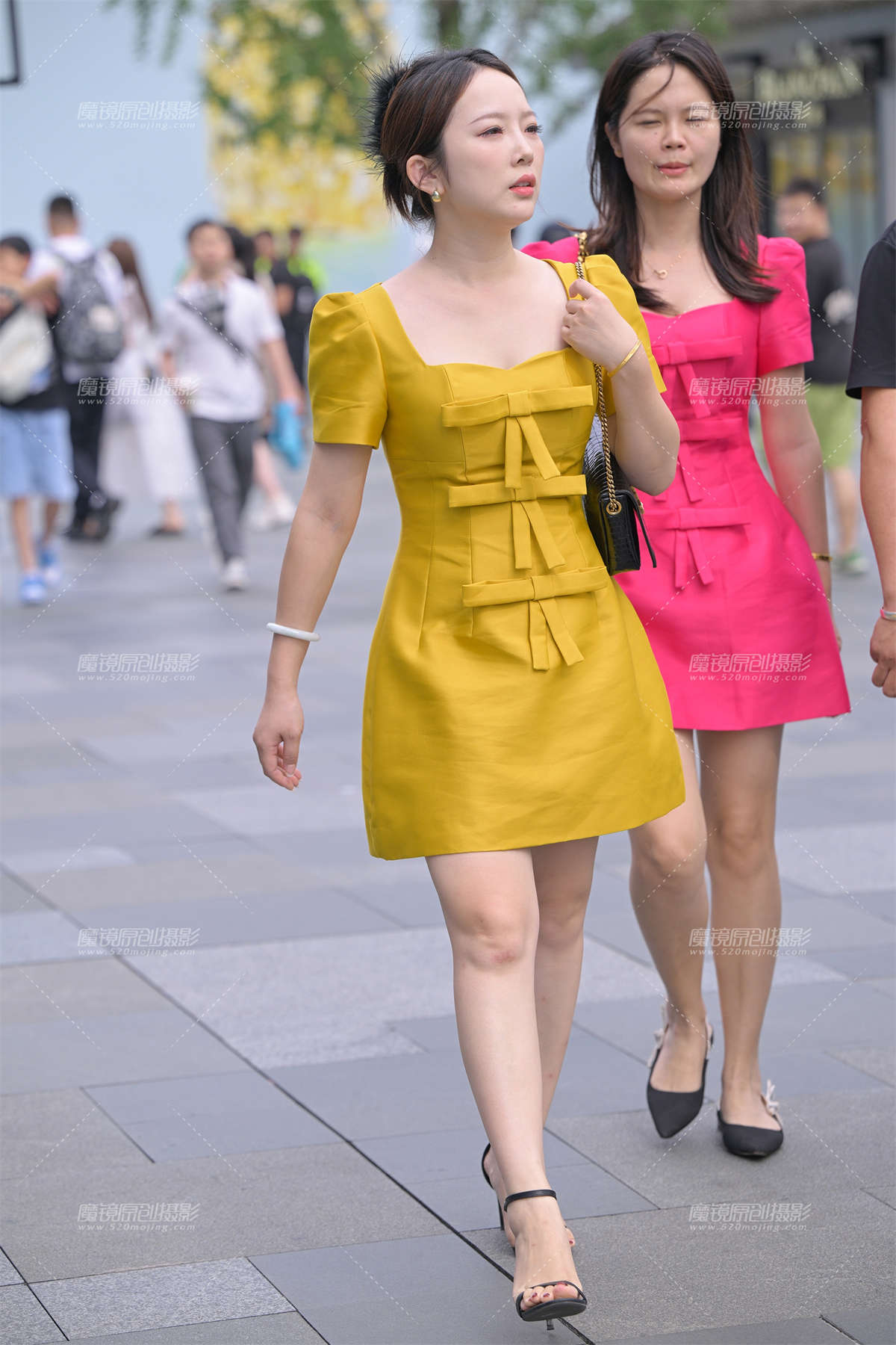 图片[2]-黄裙美腿高跟-日更街拍