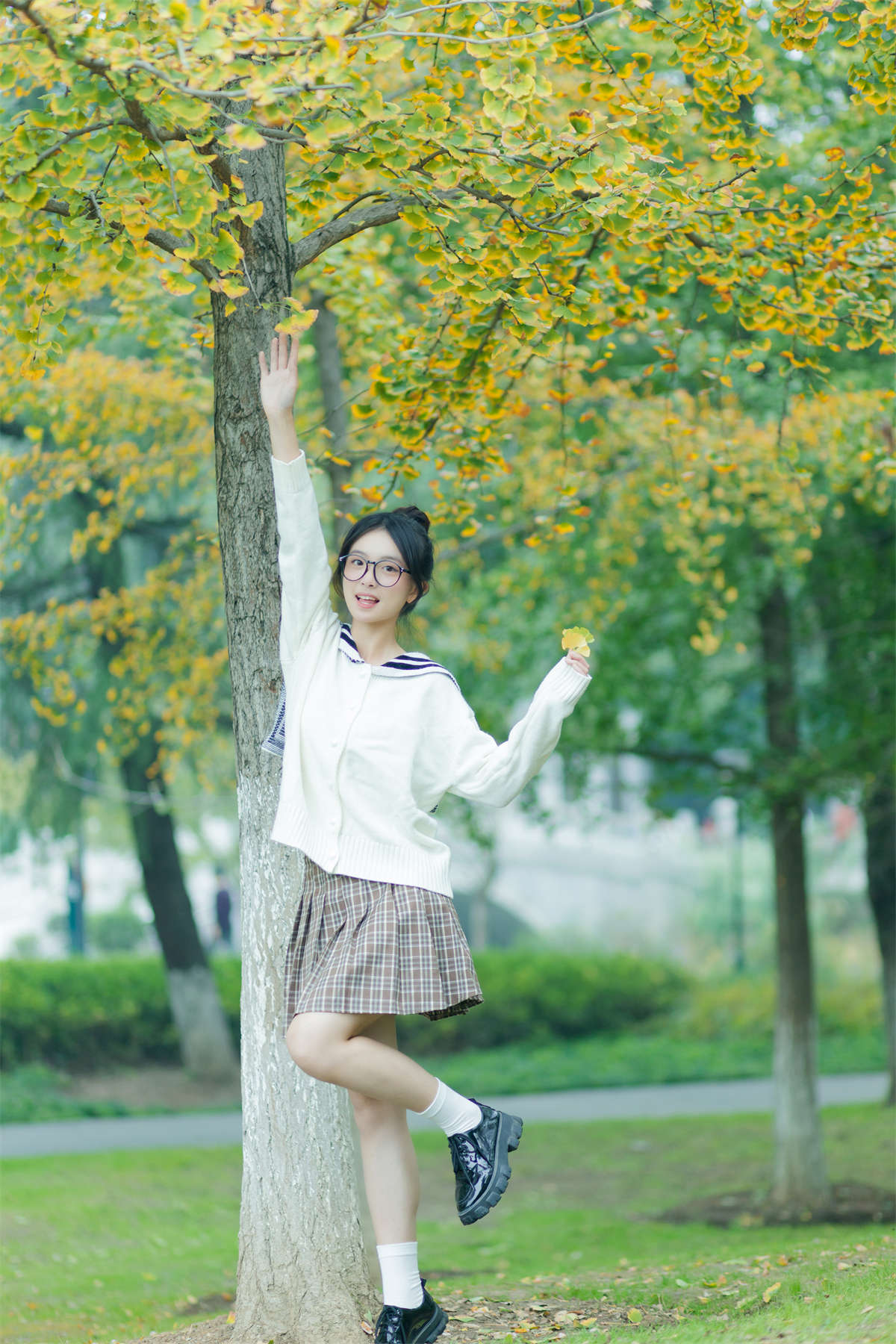 YITUYU艺图语 2023.12.03 秋天是渐变的黄 希希插图1