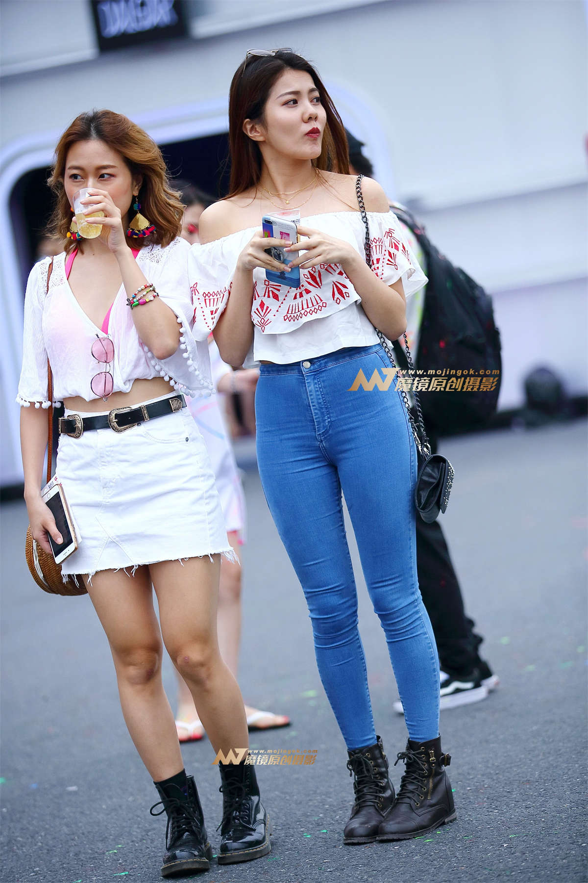 【Mark赛帖】紧牛丰臀美女-日更街拍