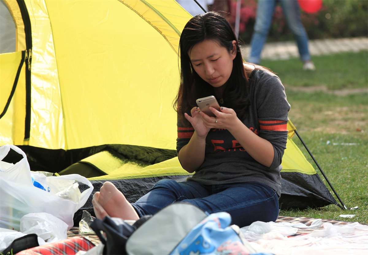 图片[2]-踏青公园街拍系列No.1484 脚掌竖直的正脚底才是大爱-日更街拍