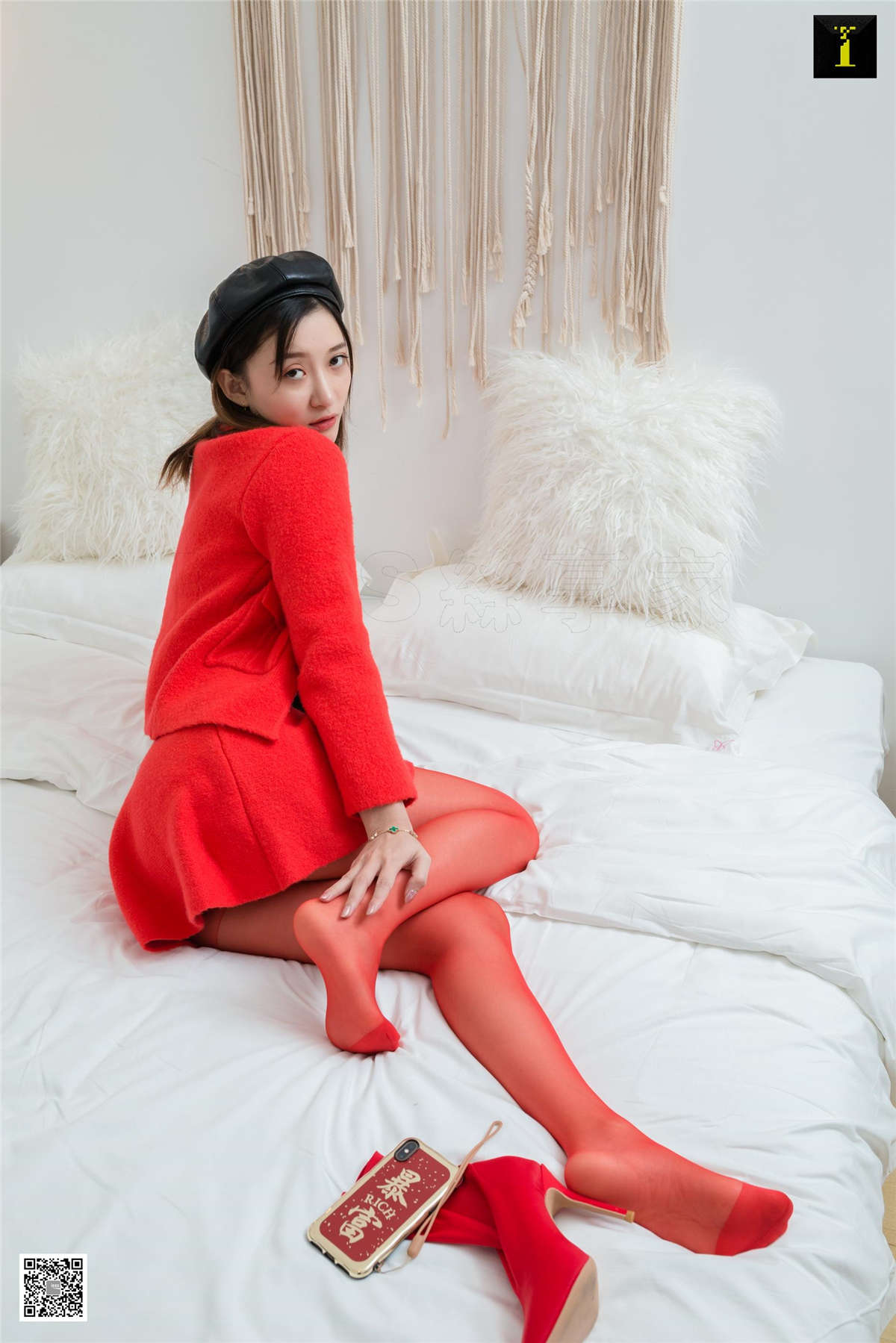 IESS异思趣向 丝享家663期：秋秋 秋秋的中国红-日更街拍