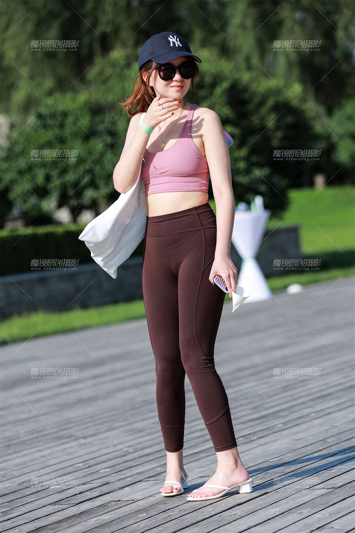 【小默赛帖】第1506篇★高挑紧身美女★-日更街拍