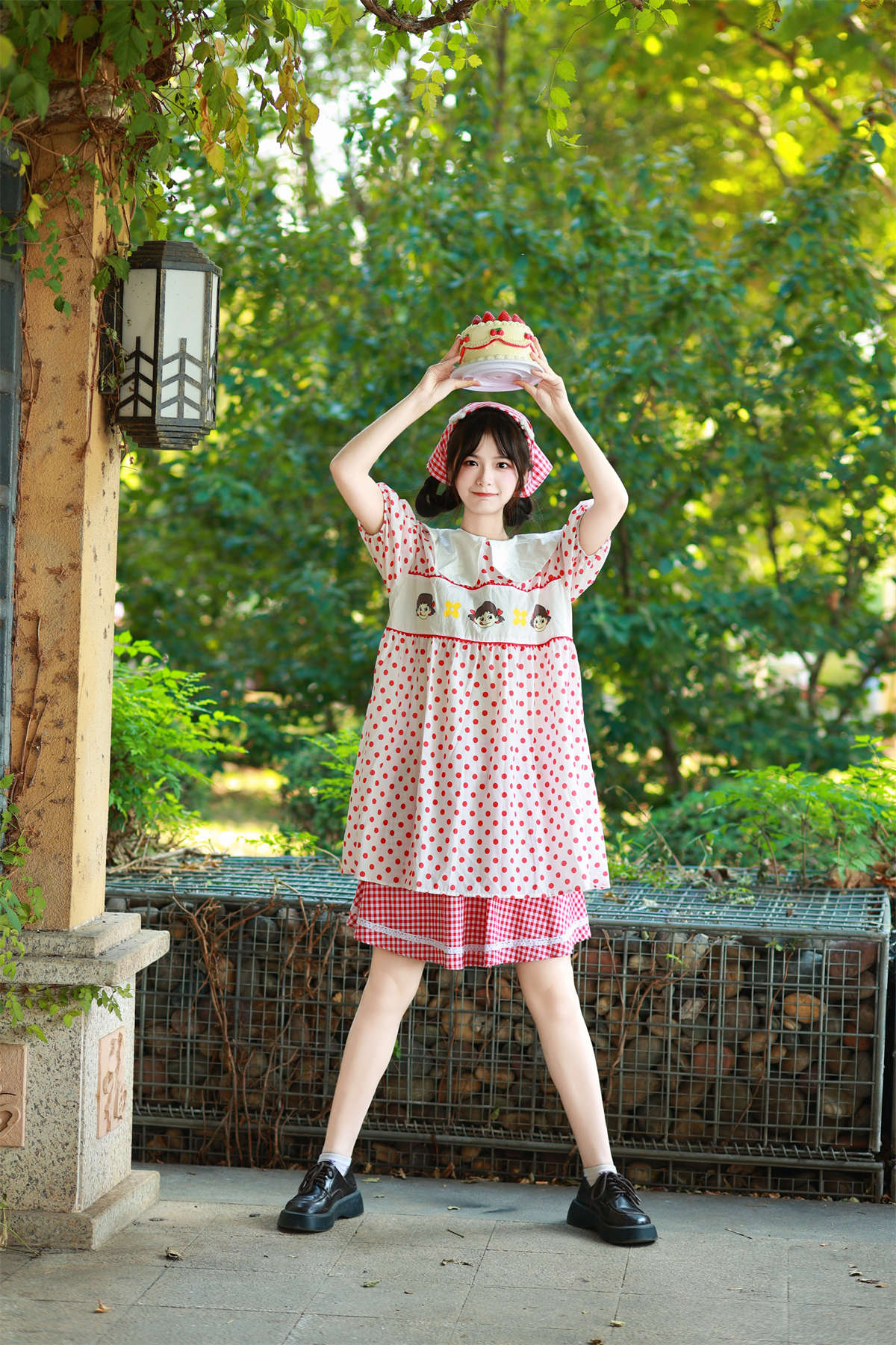 YITUYU艺图语 2023.12.04 吃蛋糕啦 思丽插图1