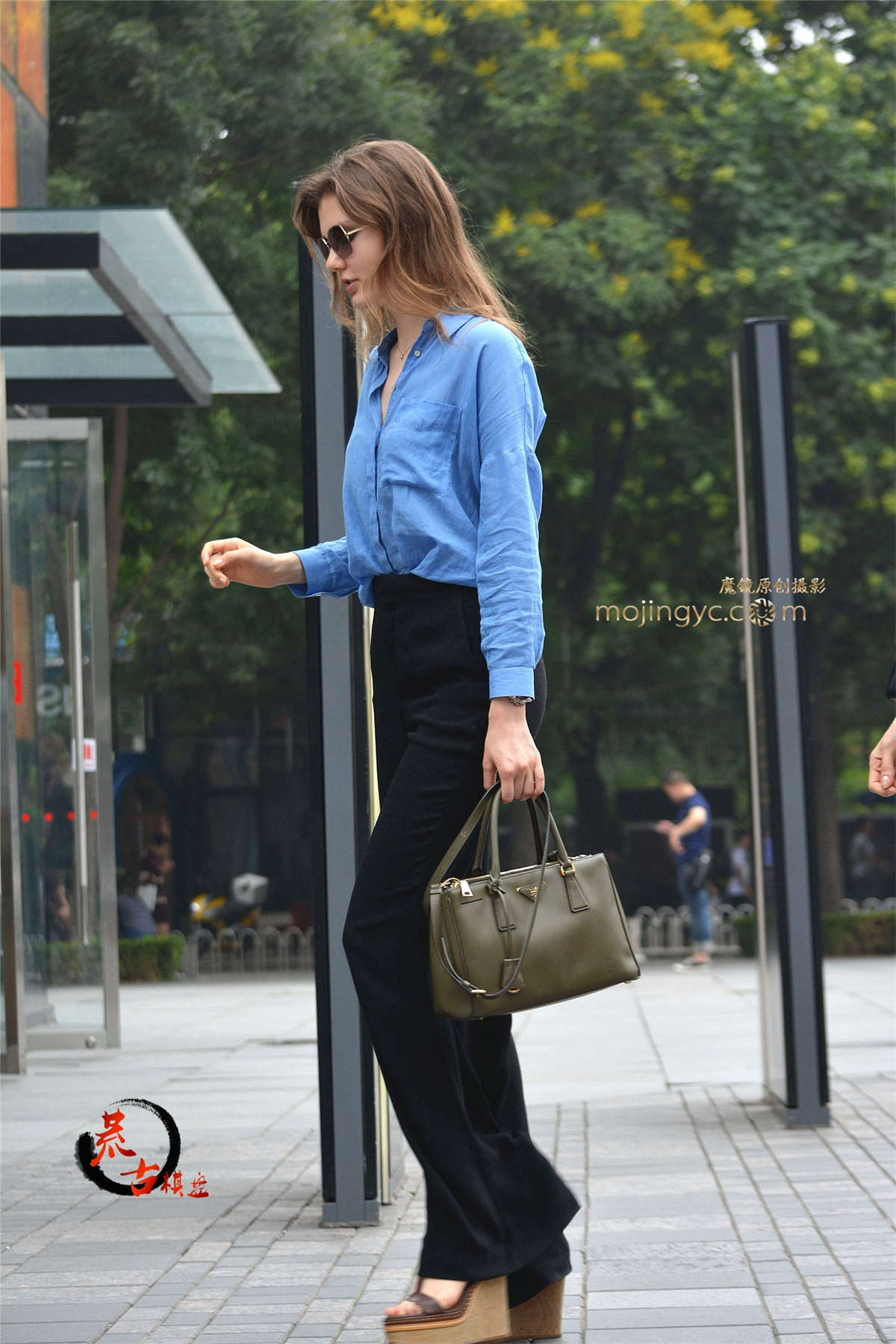 8-13 两个国外大模特-日更街拍