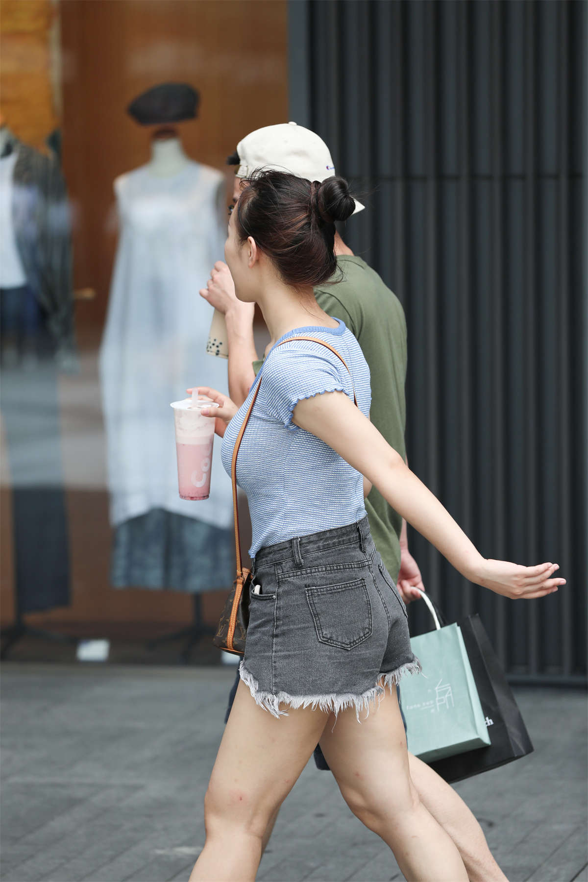 图片[2]-【辉辉赛贴-第二十一贴】一个字“大”！-日更街拍