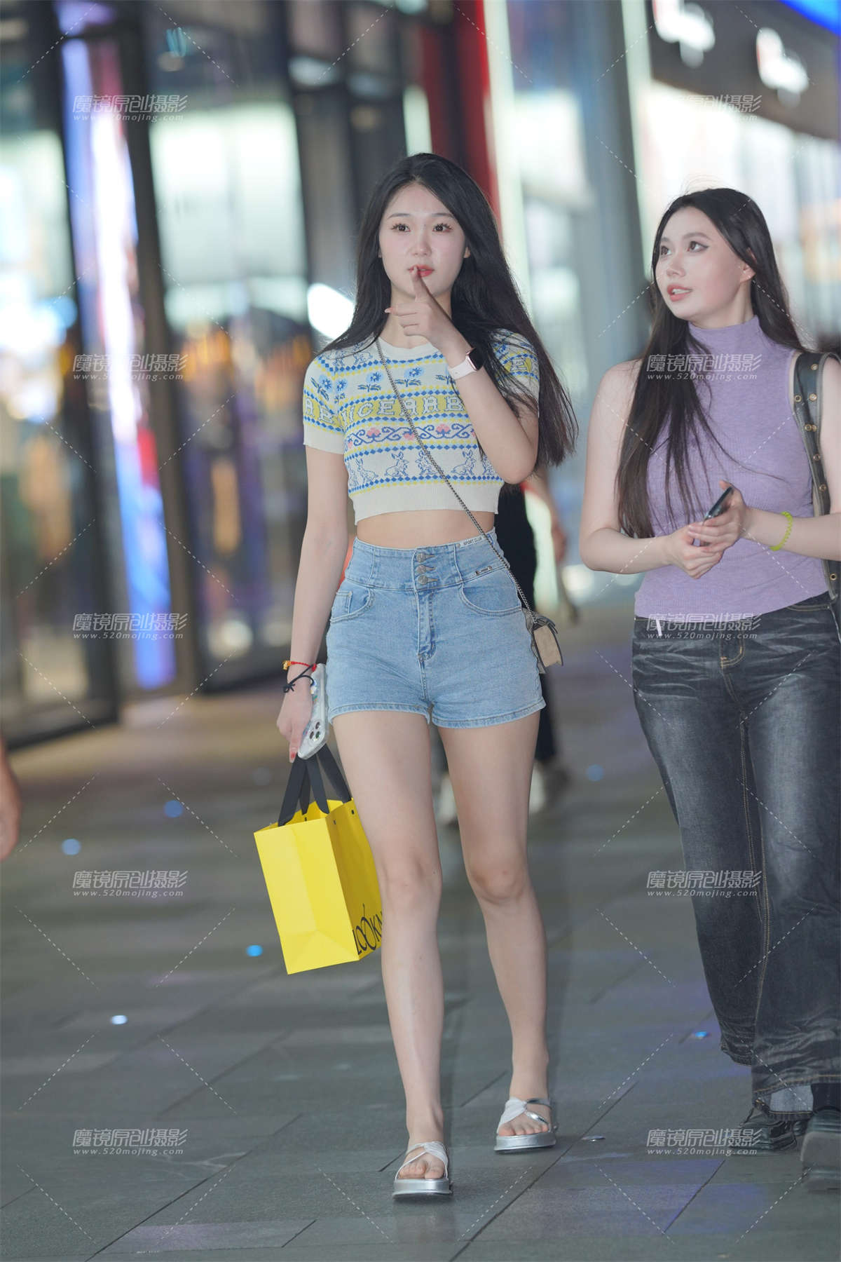 大长腿美眉-日更街拍