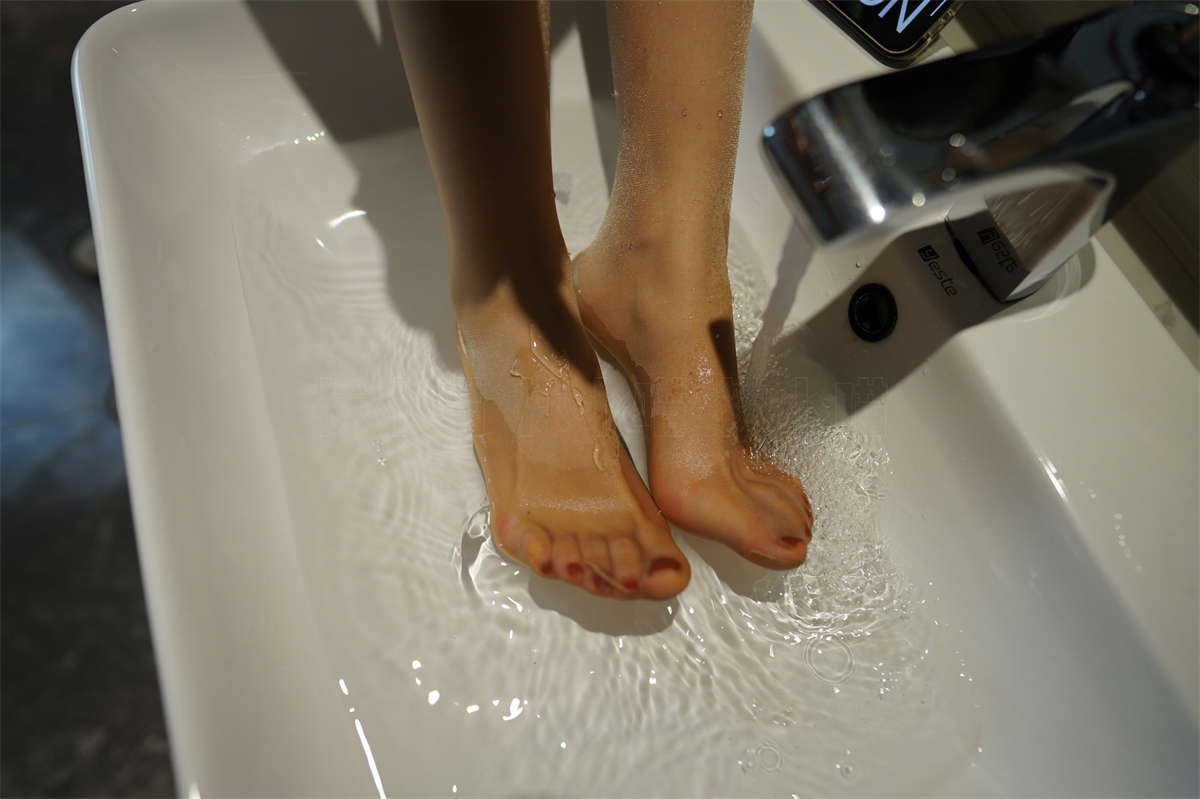 图片[2]-kittyWawa袜小喵 KT302 小溪-日更街拍