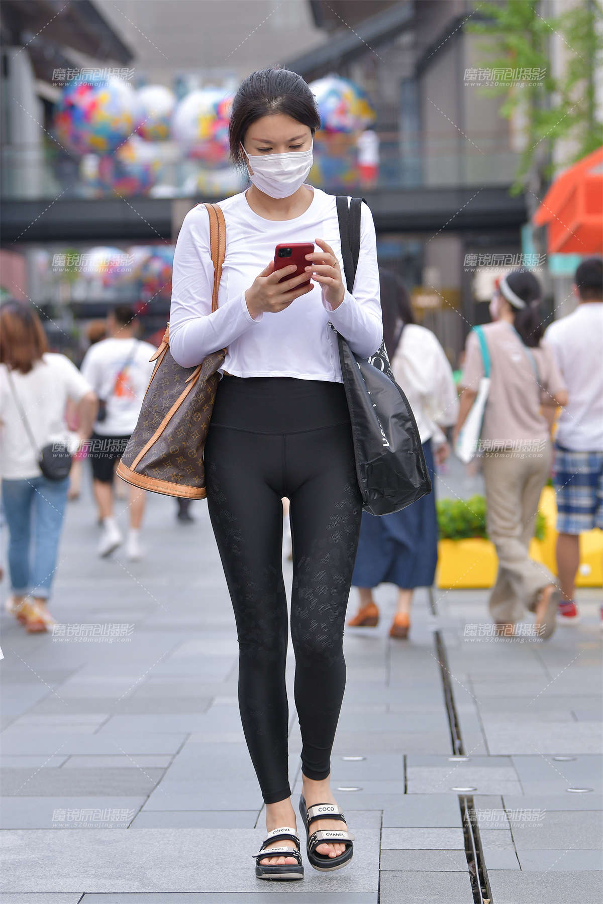 【视觉冲击赛贴】黑色紧身裤美女-日更街拍