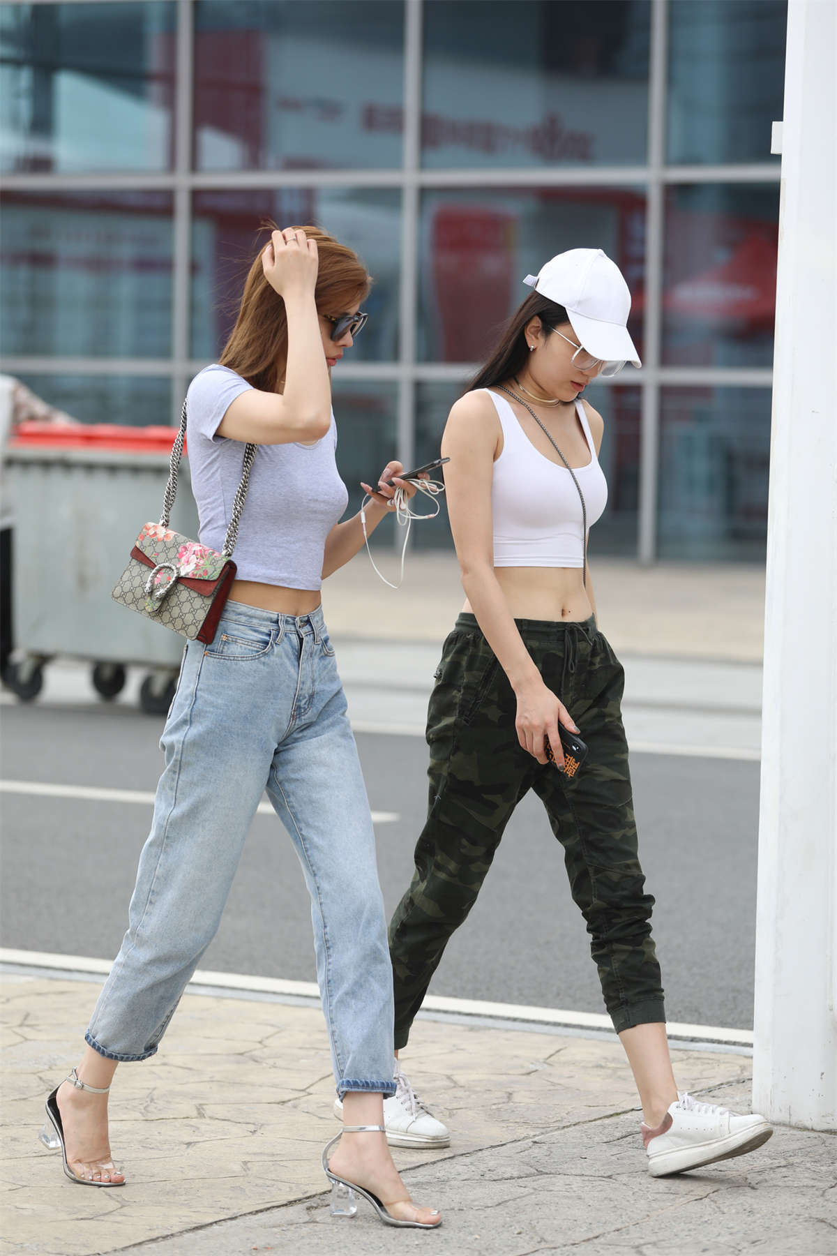 【辉辉赛贴-第二贴】一个欧美一个健美，你们喜欢哪个-日更街拍