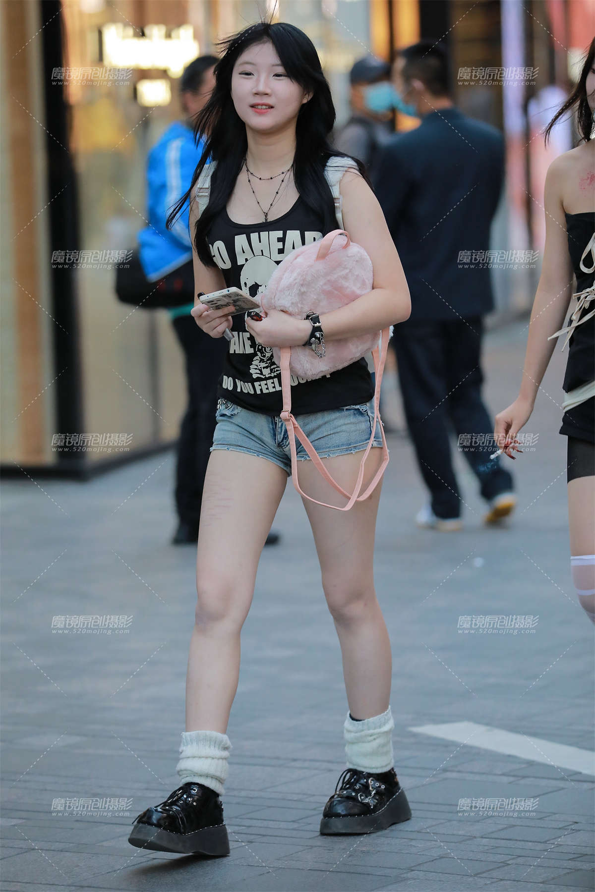 图片[2]-牛仔热裤学妹-日更街拍