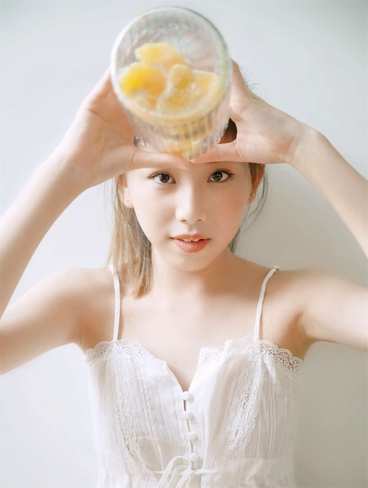 YITUYU艺图语 2022.12.16 淘气的小橙子 小怡-日更街拍