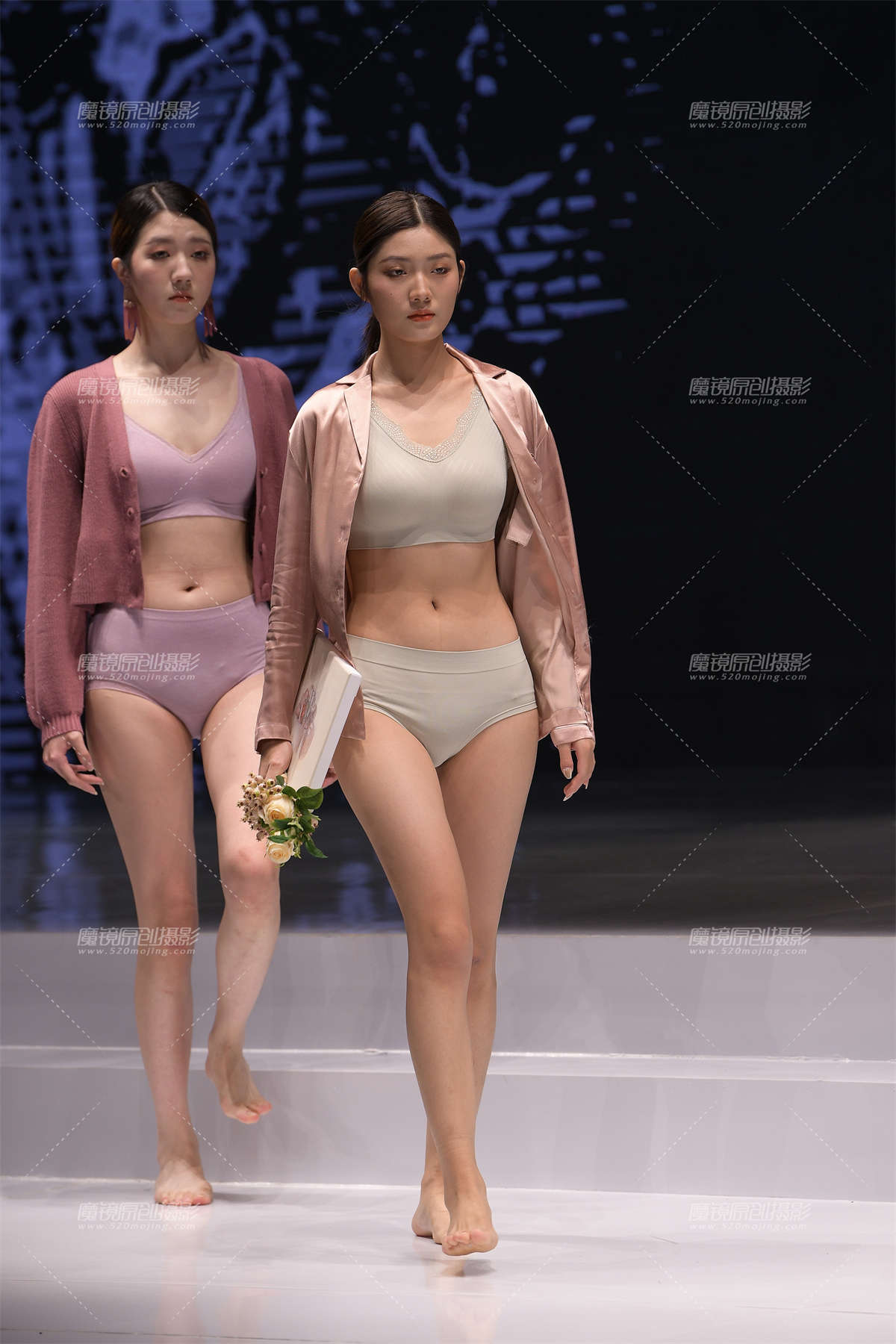 纯棉内衣大秀II-日更街拍