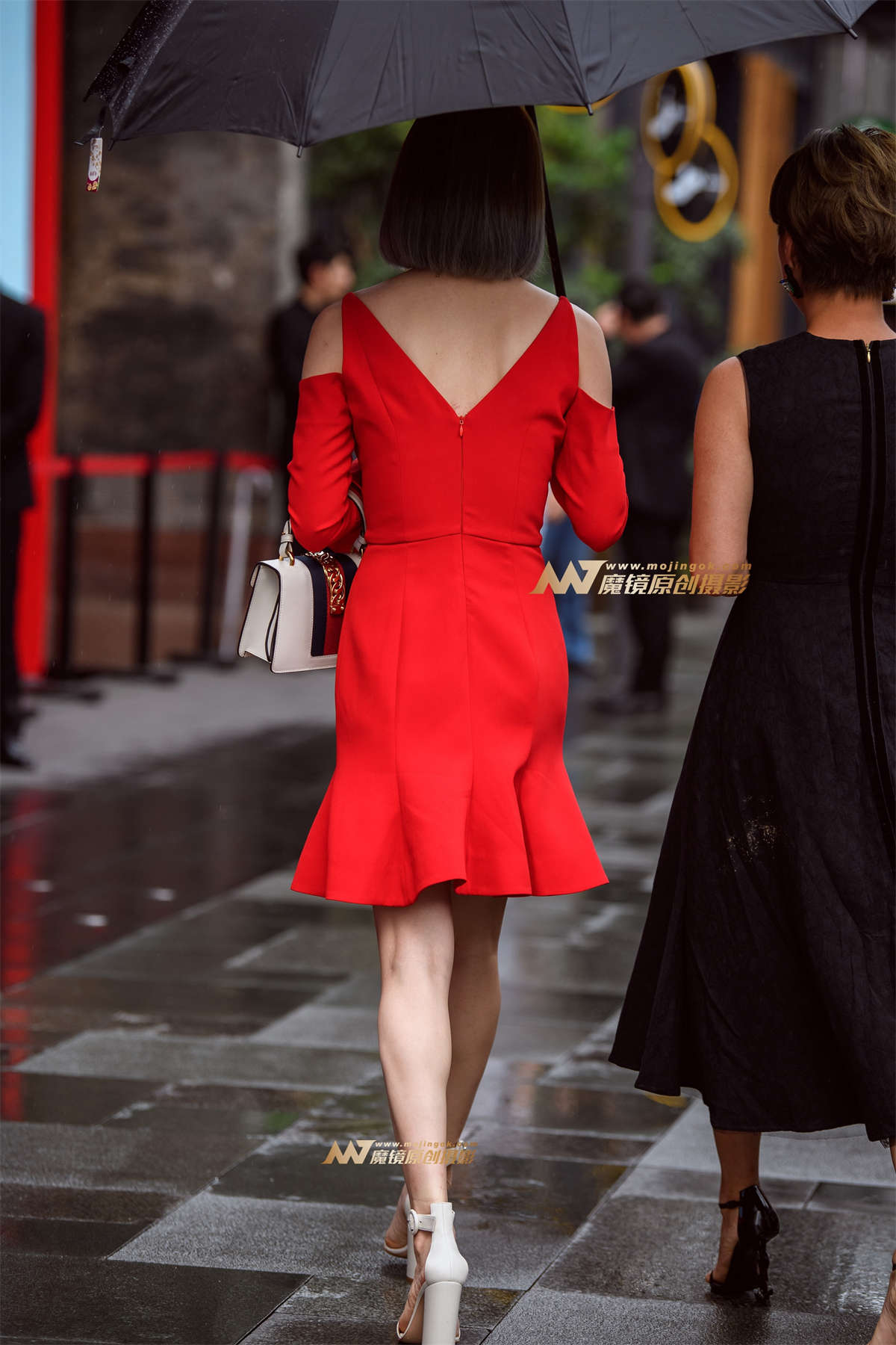 图片[2]-【久久赛帖】红裙低胸美女-日更街拍