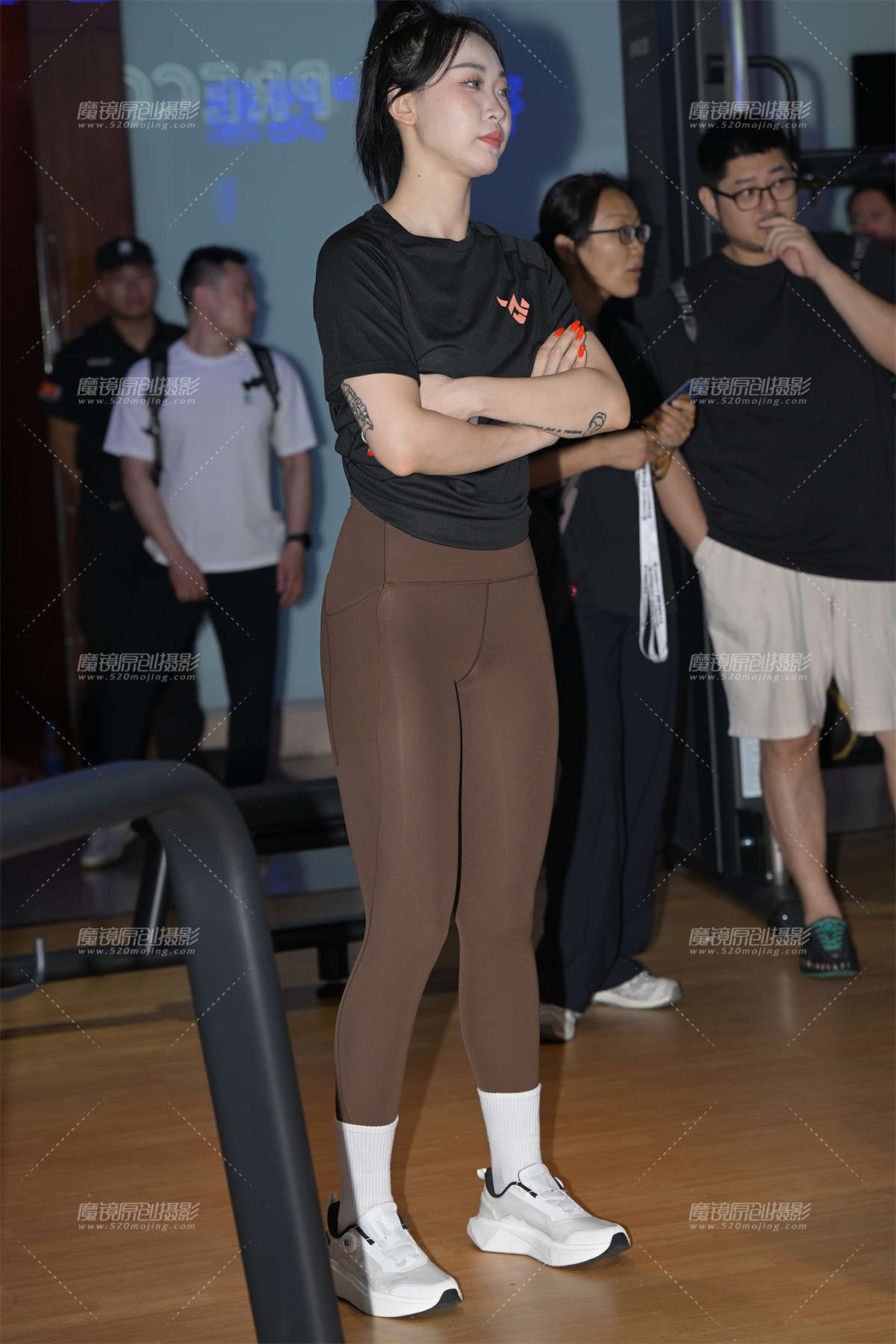 图片[2]-紧身美女教练-日更街拍