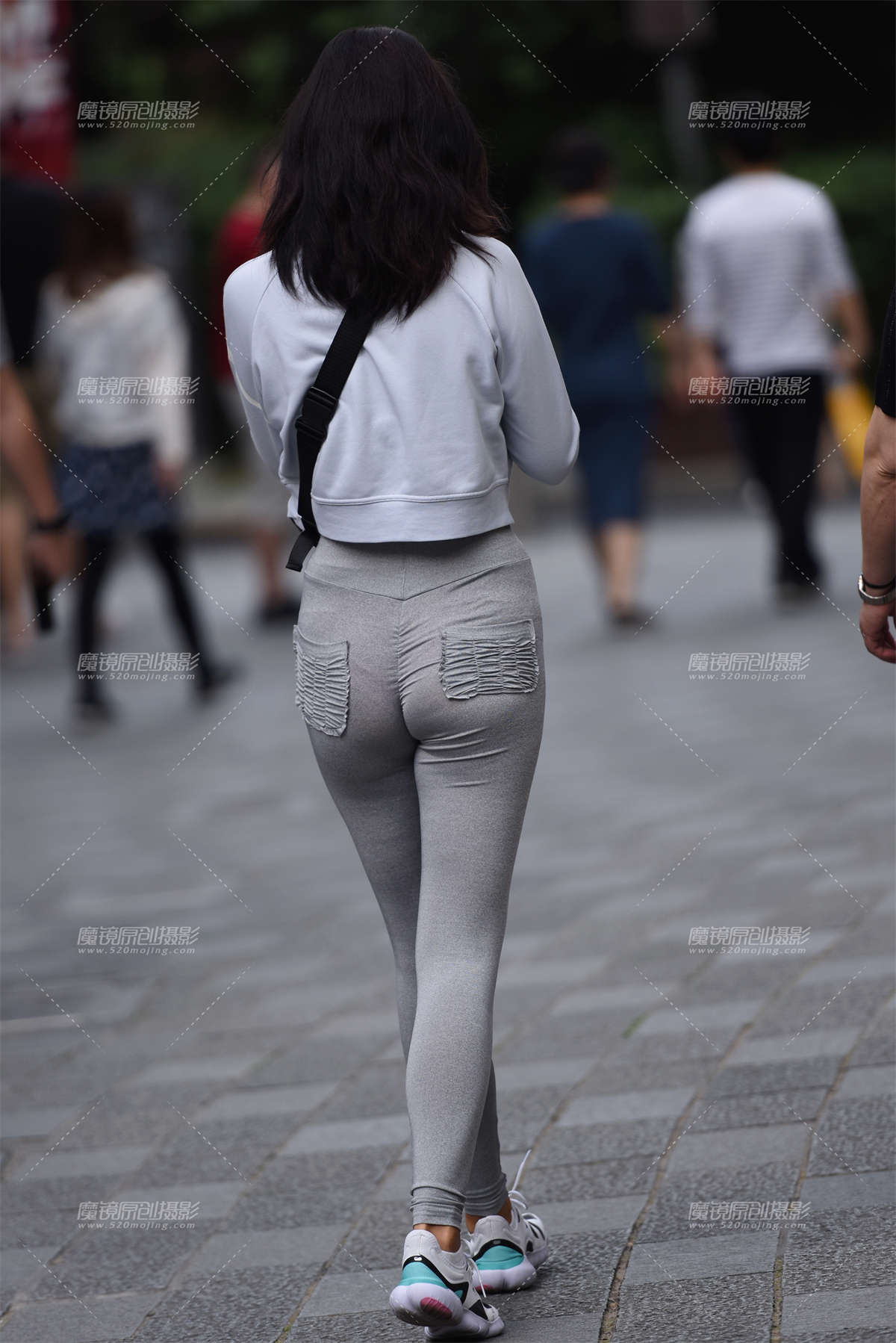 图片[2]-【咔喳赛帖】紫红-日更街拍