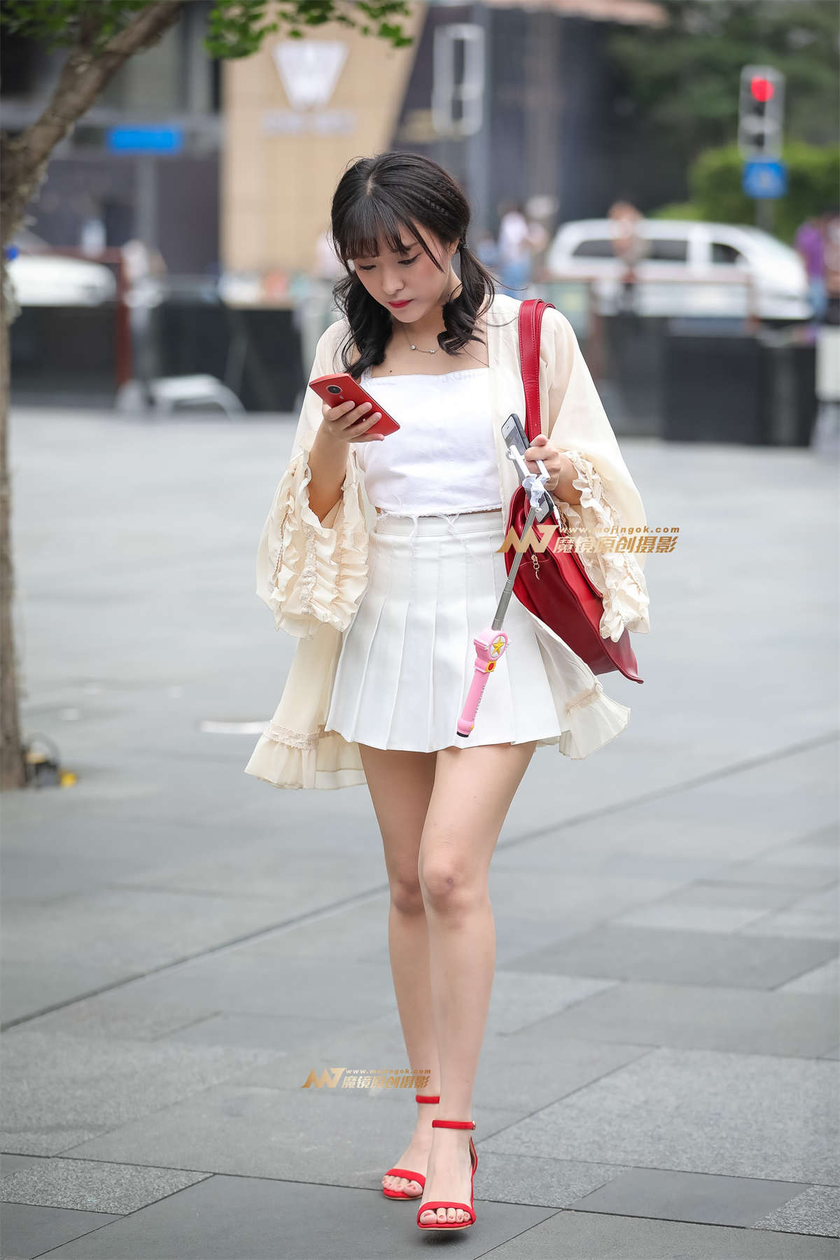 可爱萌妹纸 惹人怜爱!-日更街拍