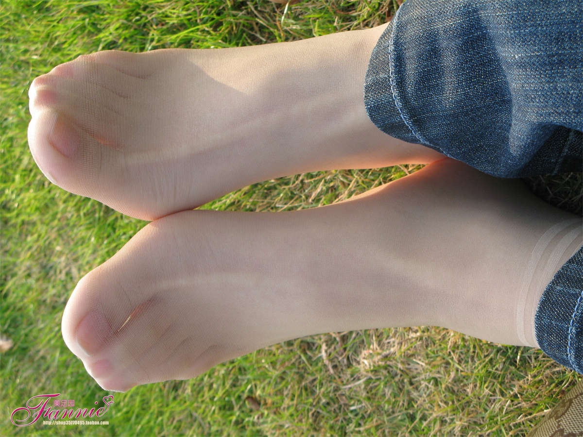 图片[2]-Fannie芬妮美足园NO.641 窃窃丝语肉丝-日更街拍