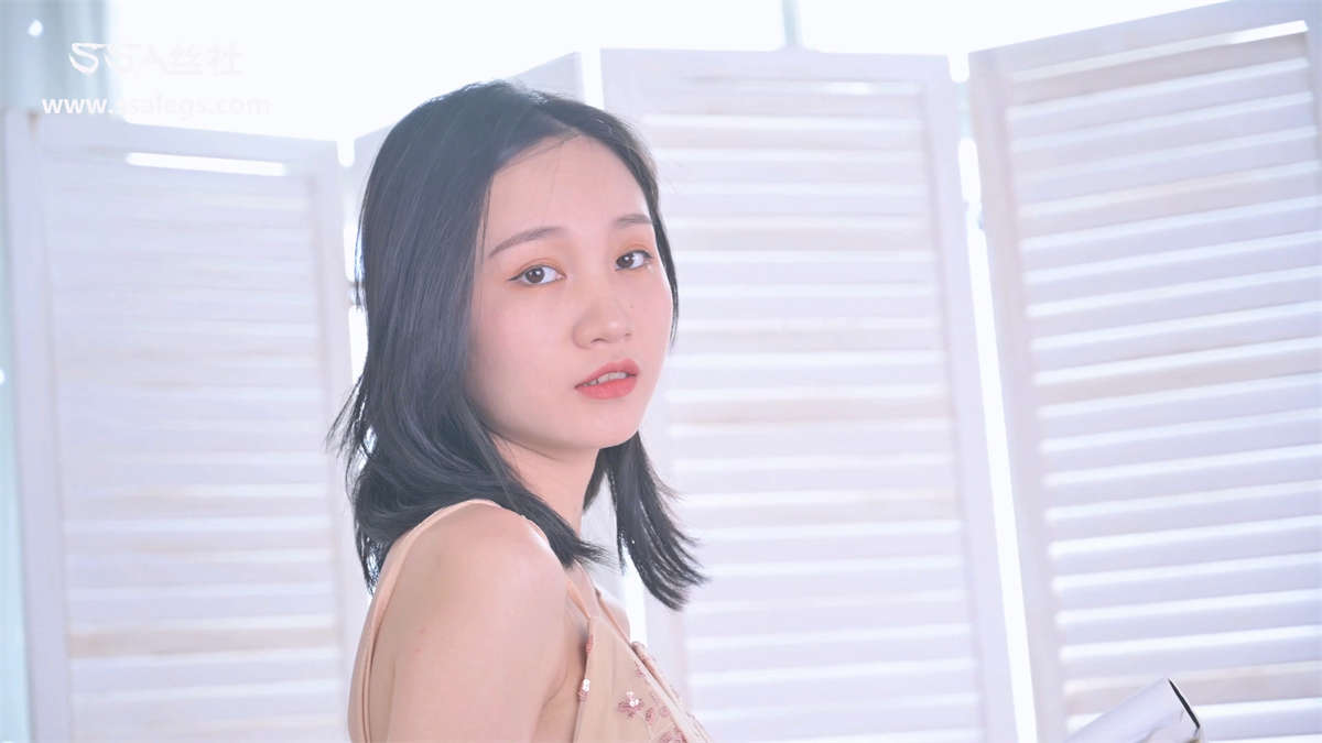 图片[2]-SSA丝社视频 NO.0005 晶晶 休闲时光看书（上）-日更街拍