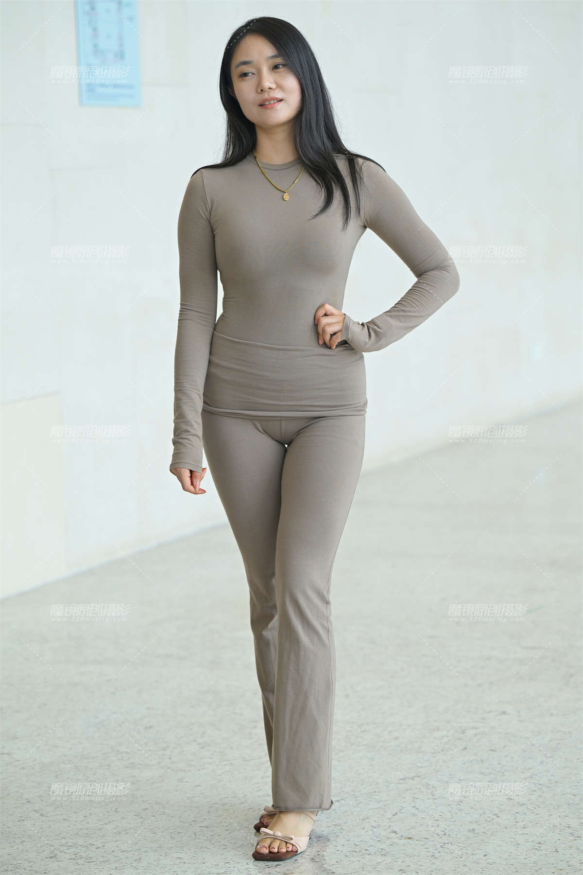 图片[2]-紧致长裤-日更街拍