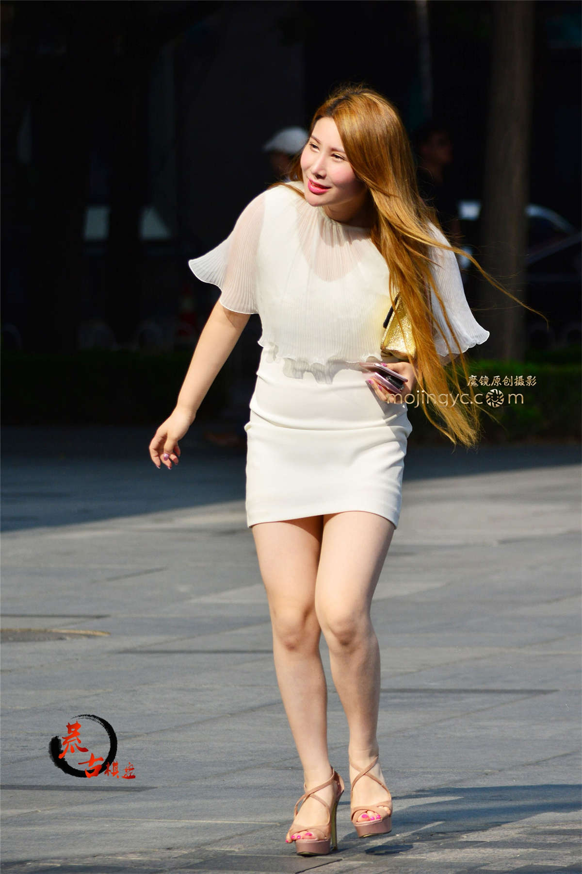 图片[2]-8-15白色紧身包臀裙-日更街拍