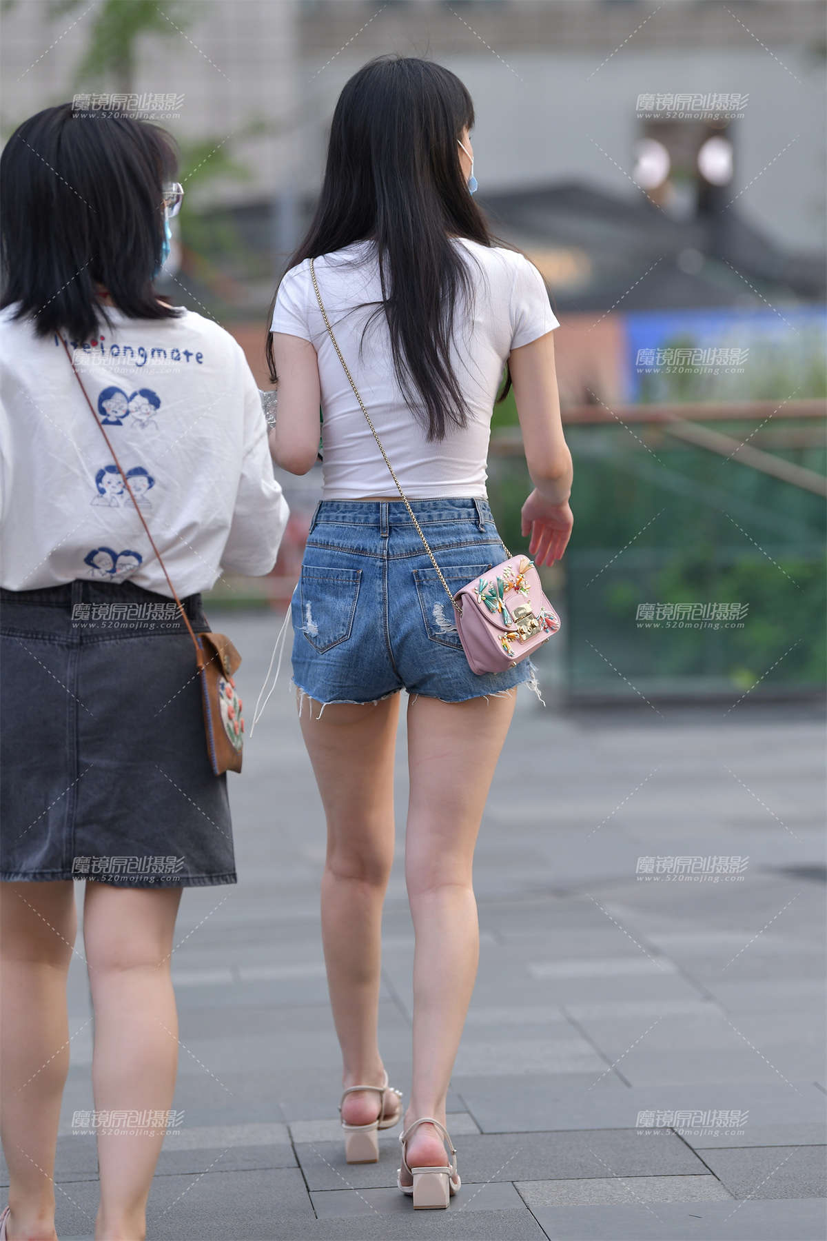 图片[2]-【视觉冲击赛贴】迷你热裤女孩-日更街拍