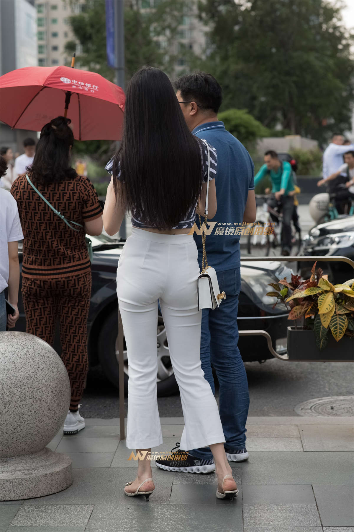 图片[2]-【凯恩赛帖】小姐姐不仅长得漂亮 身材也很好-日更街拍