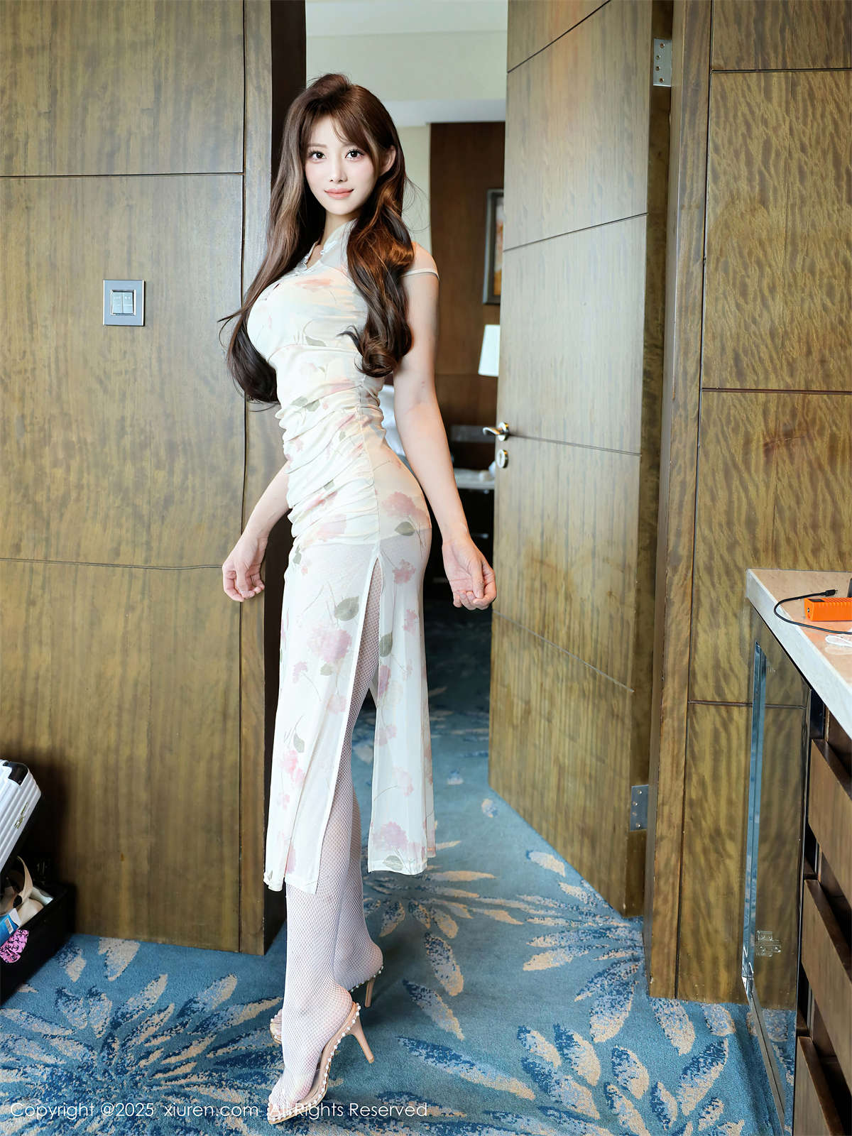图片[2]-Xiuren秀人网 2025.06.05 NO.10364 梨霜儿-日更街拍