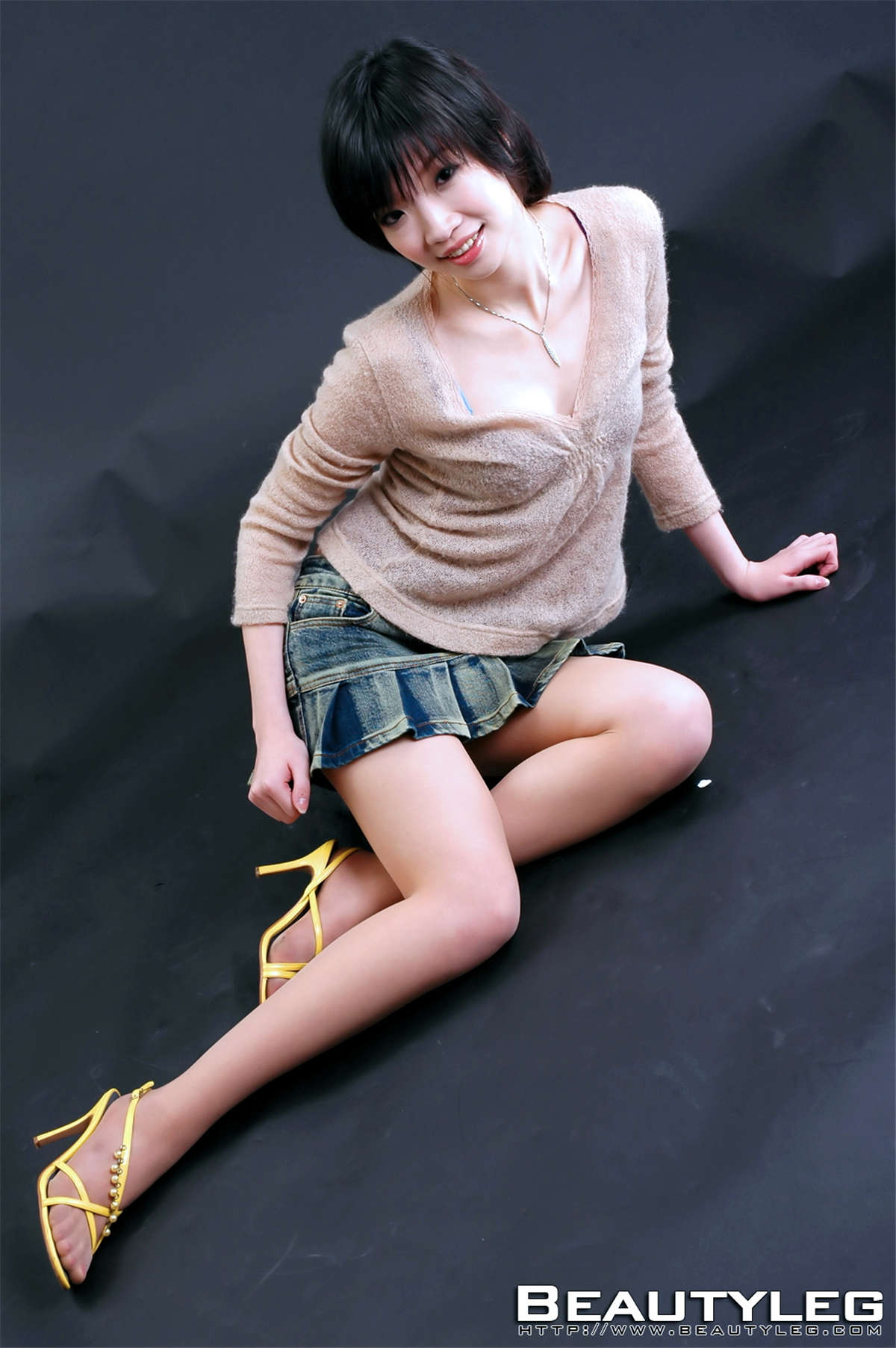 Beautyleg 2006.03.28 NO.064 Debby-日更街拍