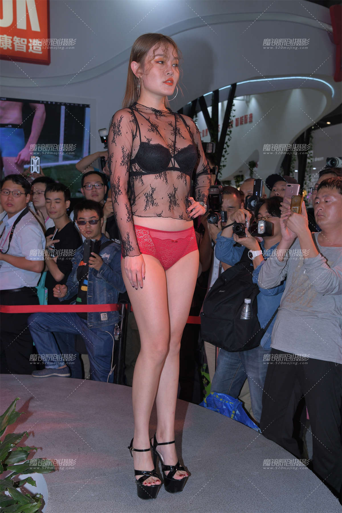 超性感，看得我心肝仔~啵啵咁跳~-日更街拍