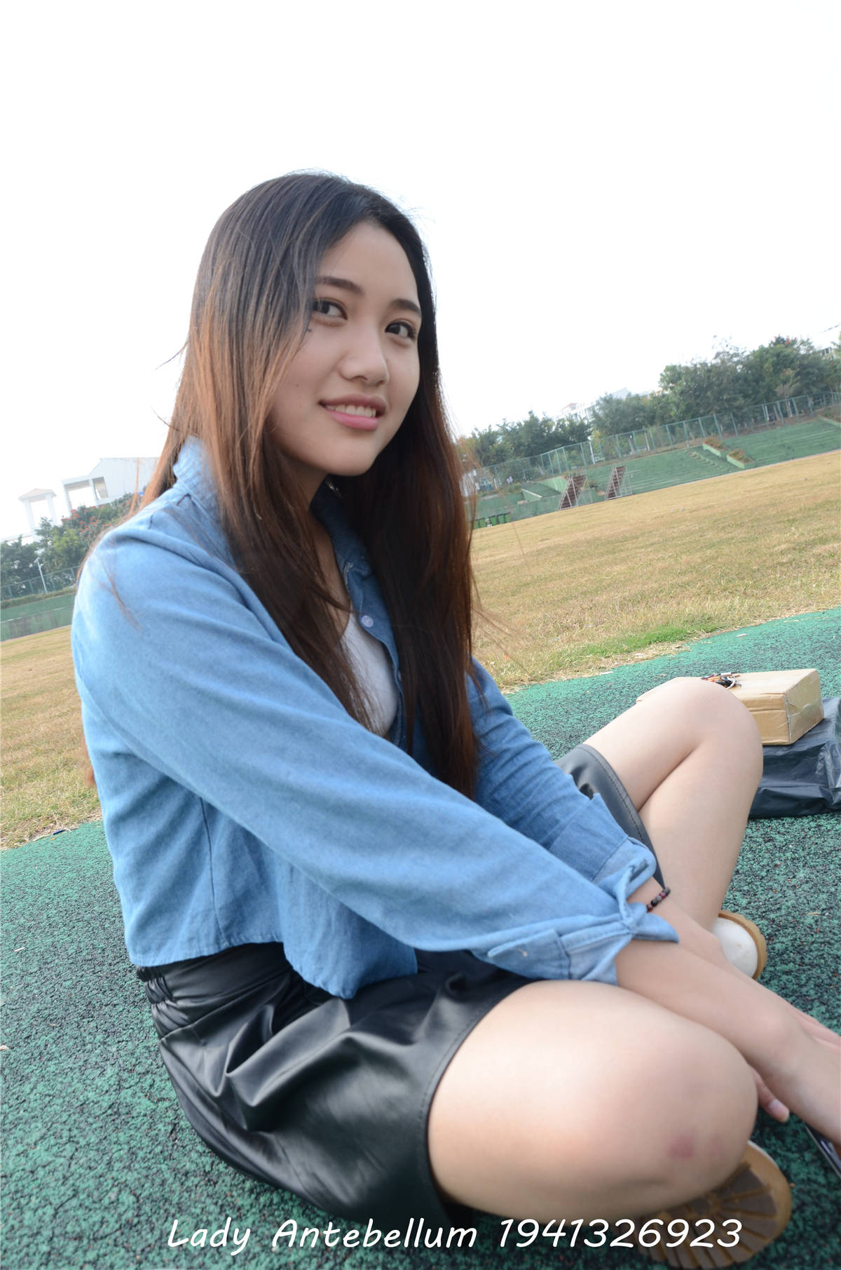[战前女神] 美腿棉袜女神级摄影套图 078-日更街拍