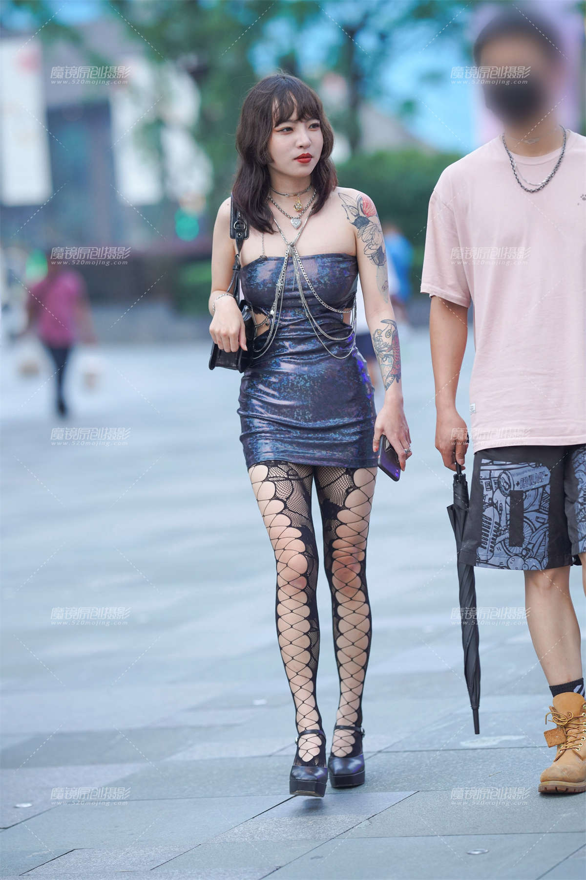 网袜辣妹-日更街拍