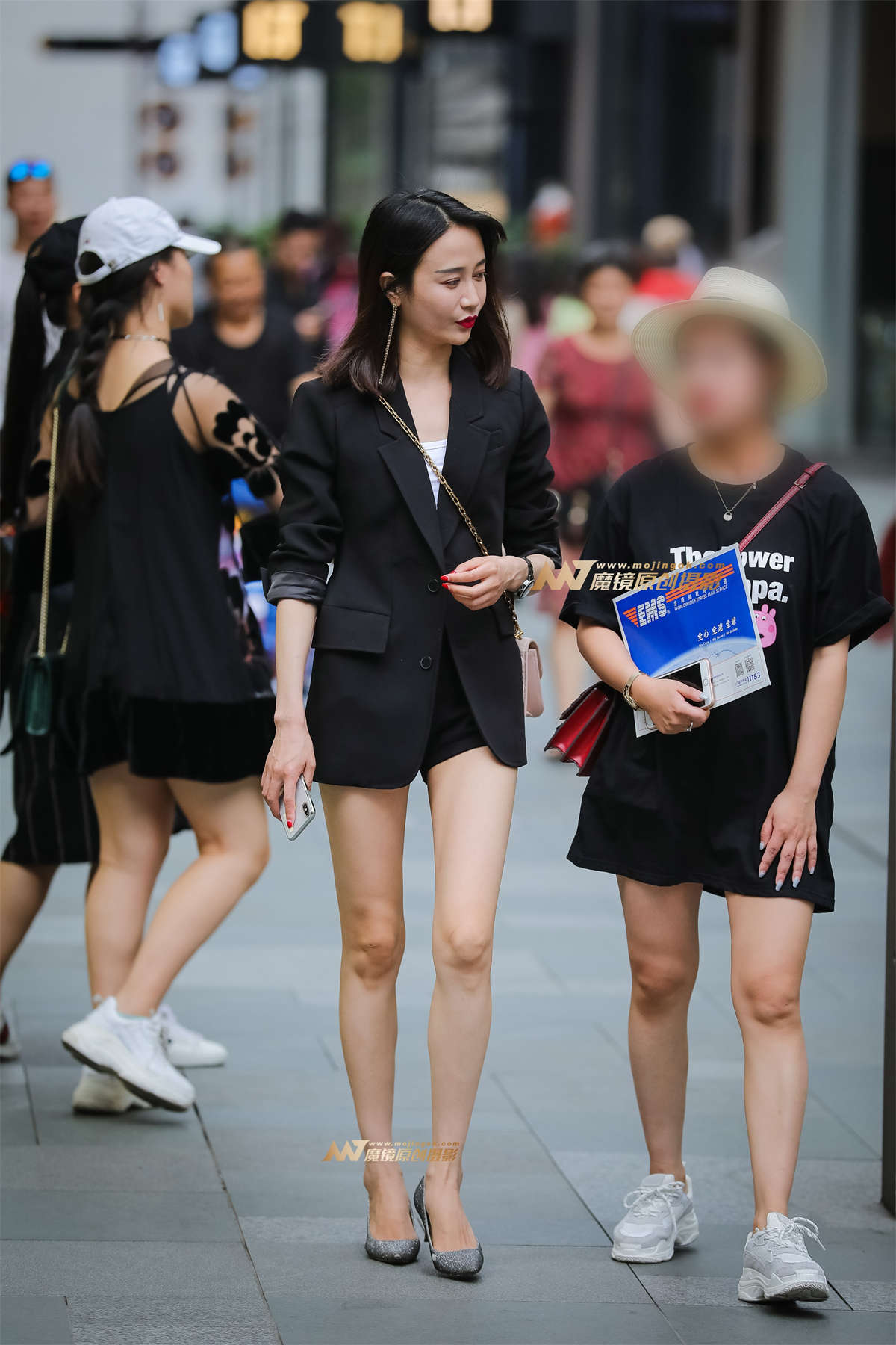 女人这样穿才有范儿-日更街拍