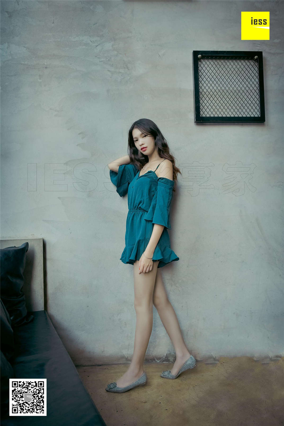 IESS异思趣向 丝享家111期：大长腿咖啡丝平底鞋七七-日更街拍