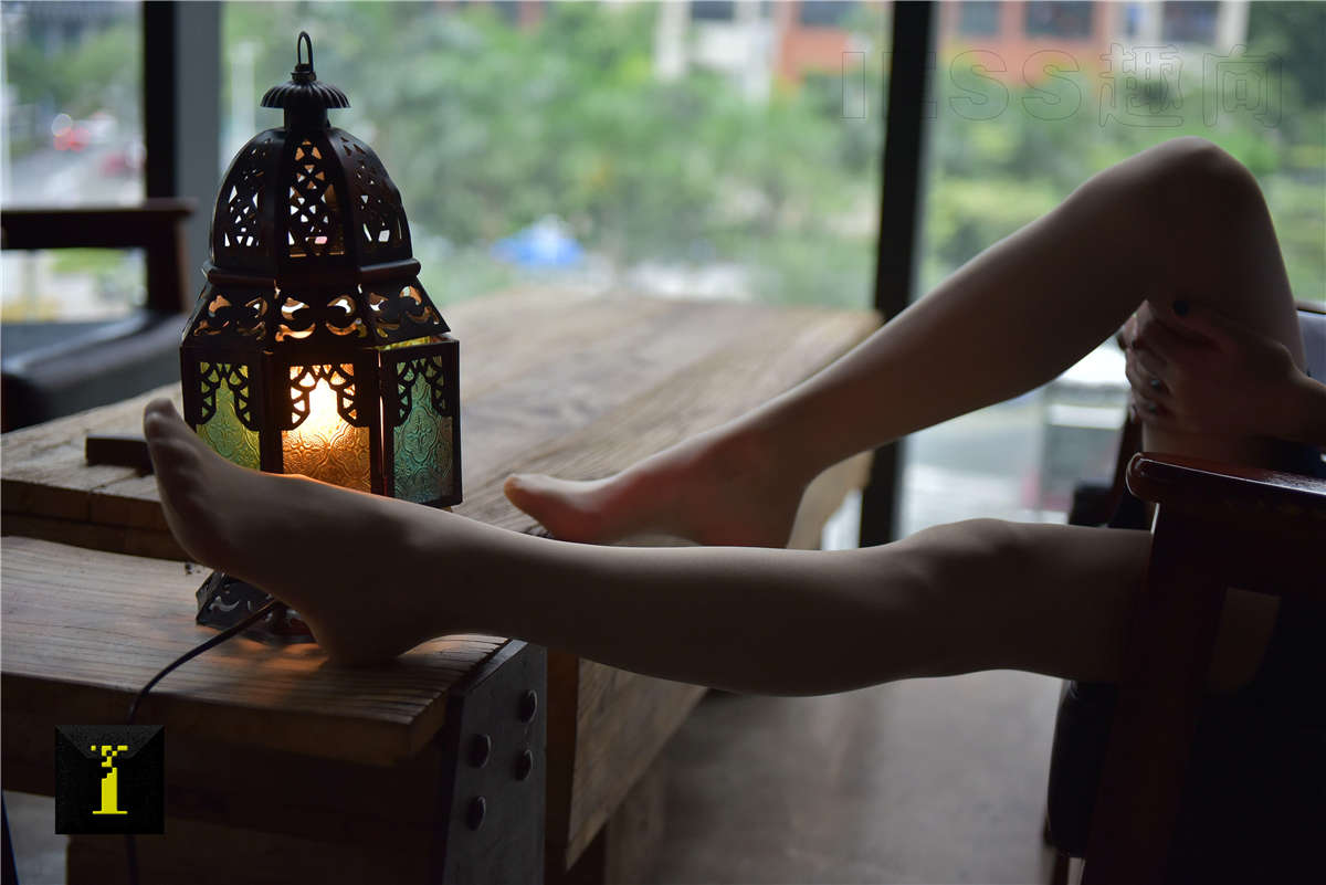 IESS异思趣向 普惠集108 小六职业肉丝演绎III-日更街拍