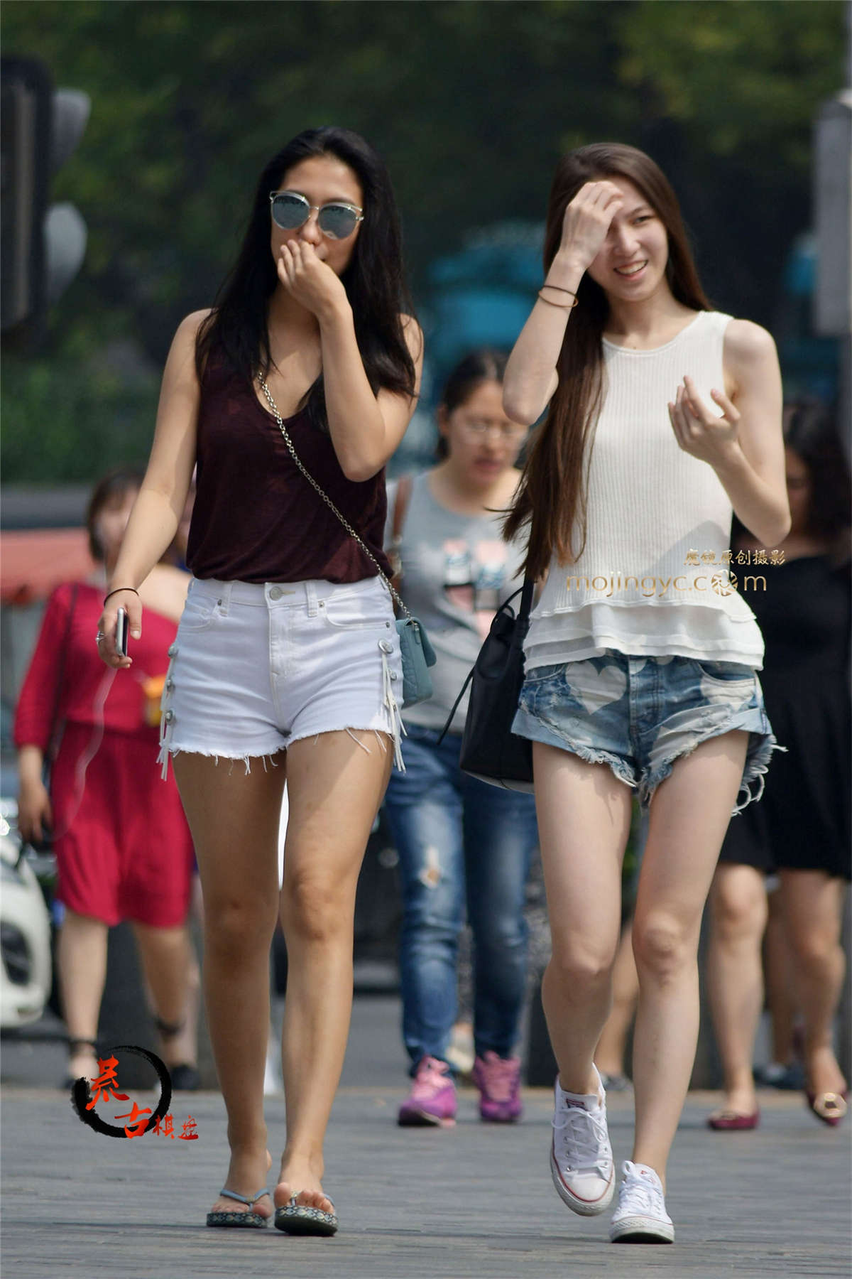 8-16 热裤，长腿，俩mm-日更街拍