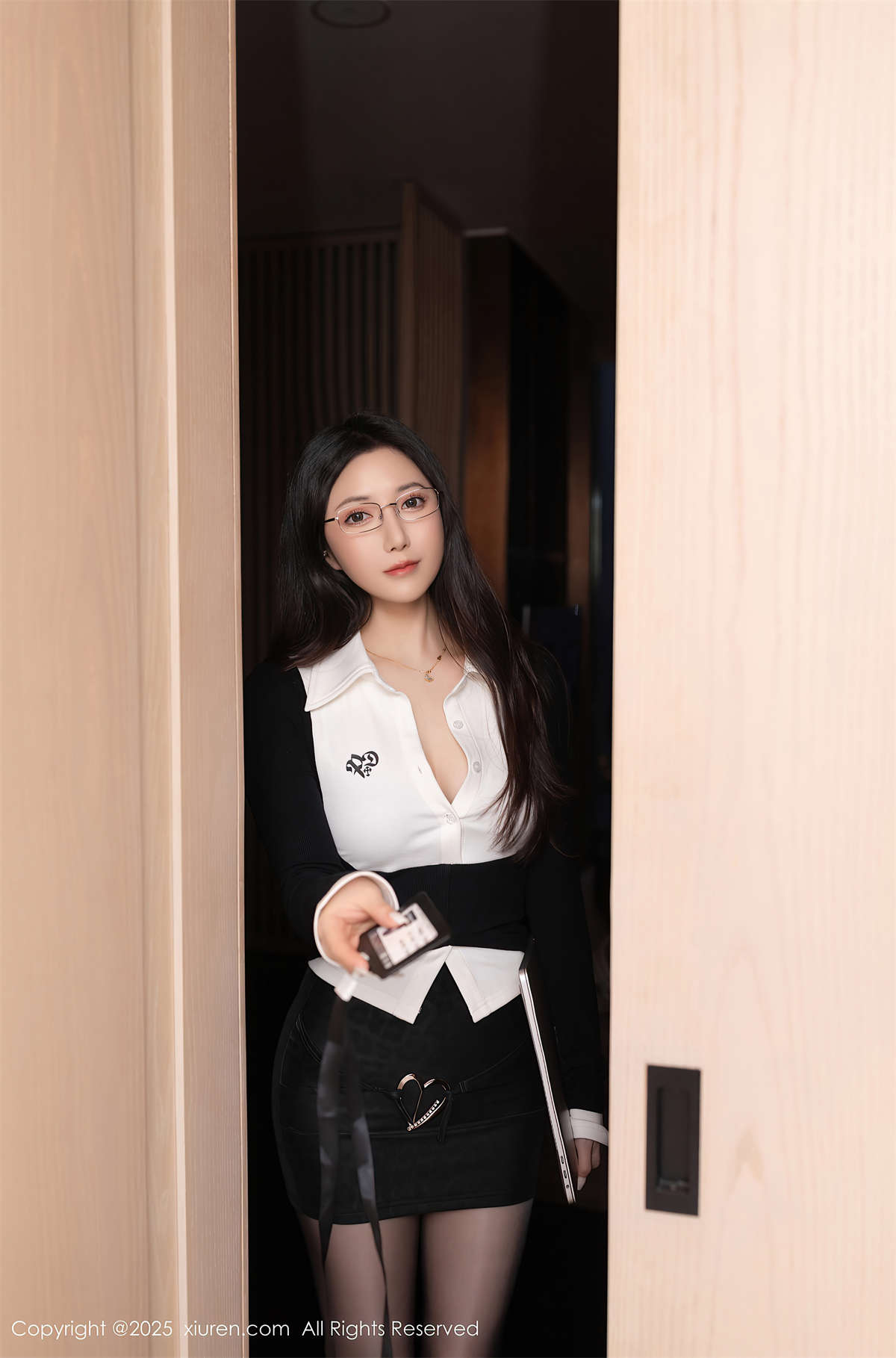 图片[2]-Xiuren秀人网 2025.05.30 NO.10353 鱼子酱Fish-日更街拍