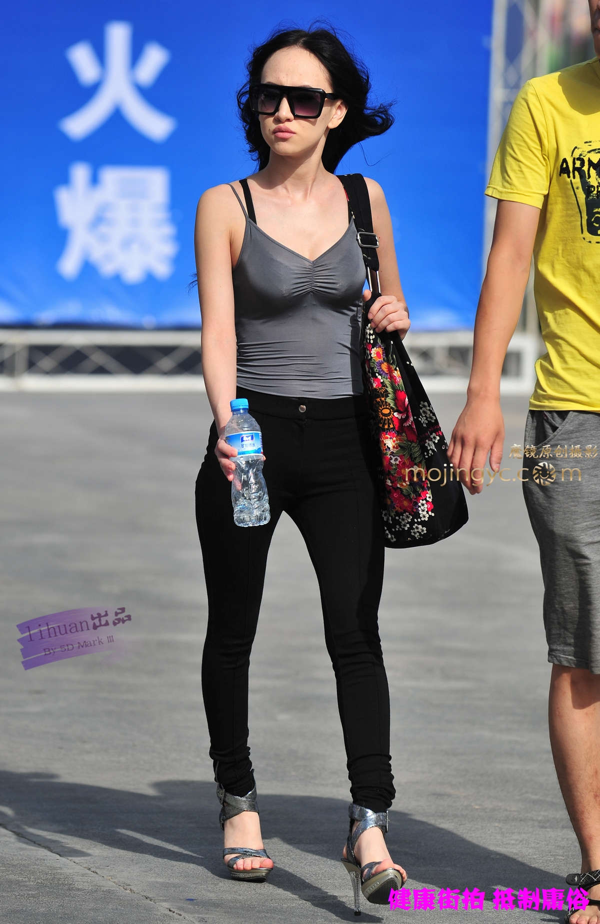 李欢原创-黑裤，丰腴（16P）-日更街拍