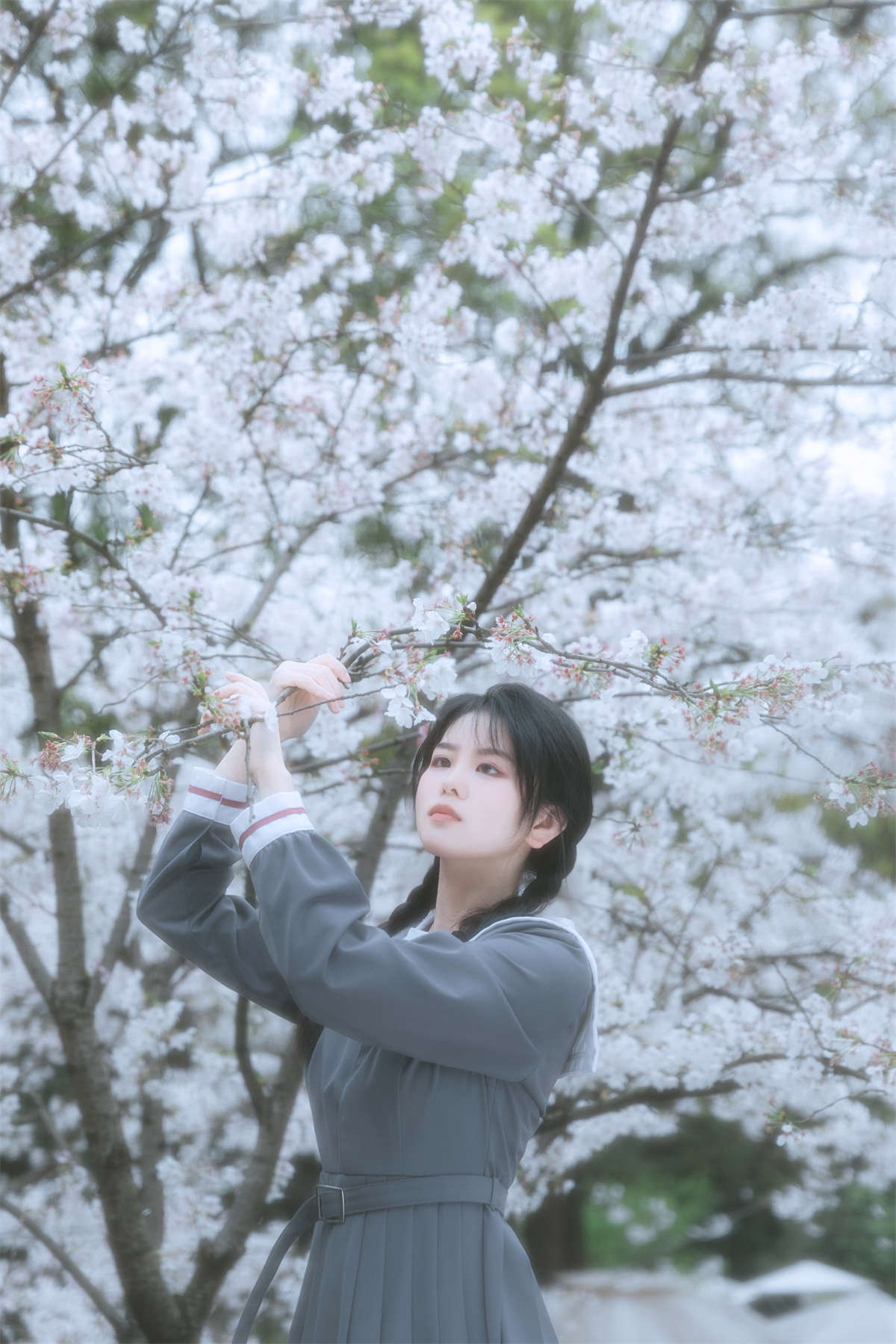 YITUYU艺图语 2024.04.27 少女与花 牛奶插图1