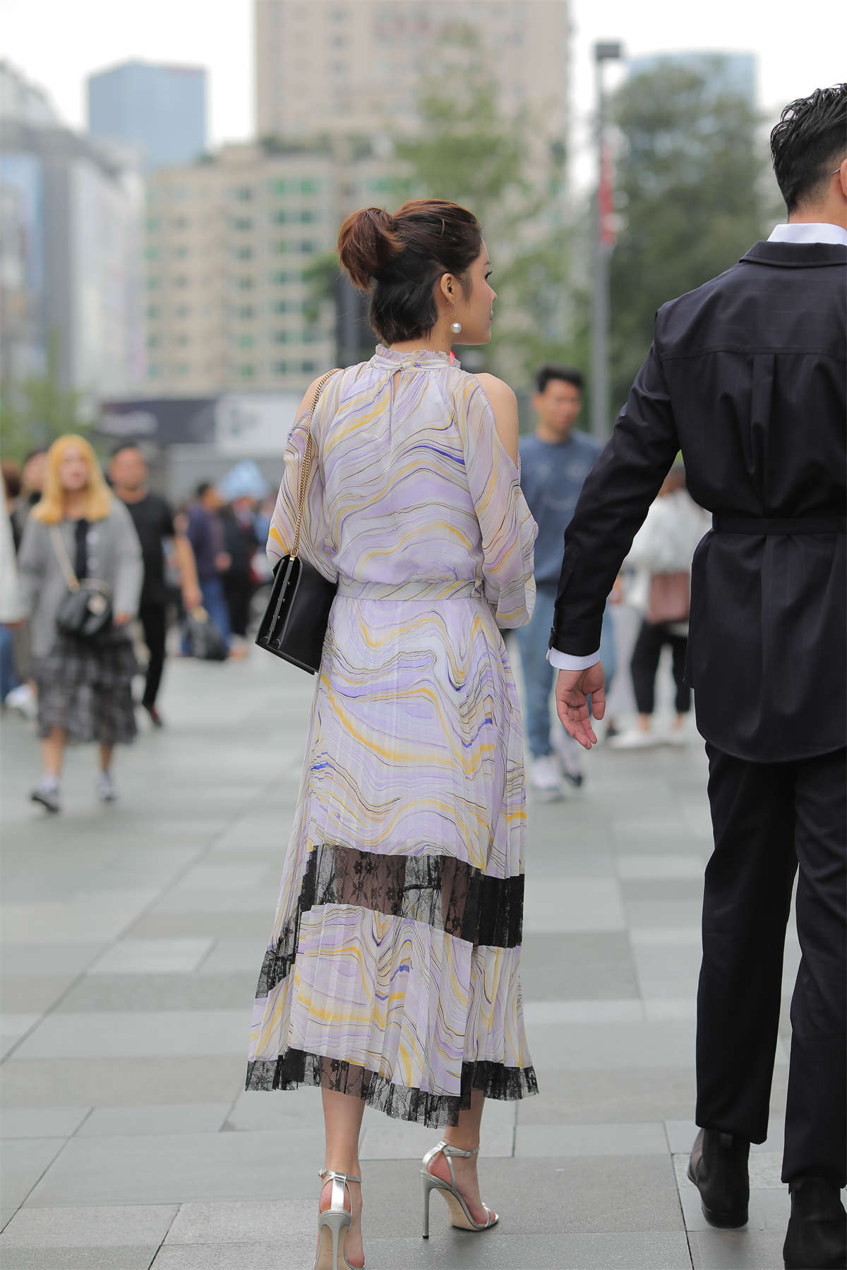 图片[2]-郎才女貌 气质出众-日更街拍