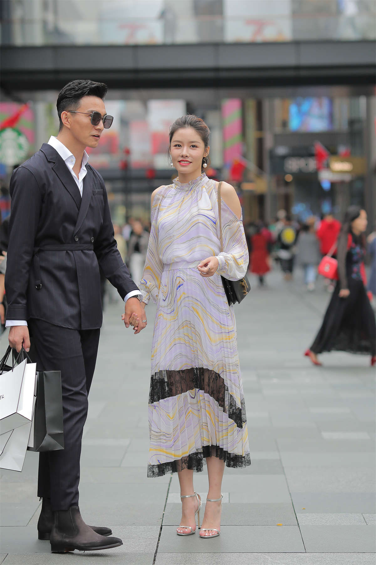 郎才女貌 气质出众-日更街拍