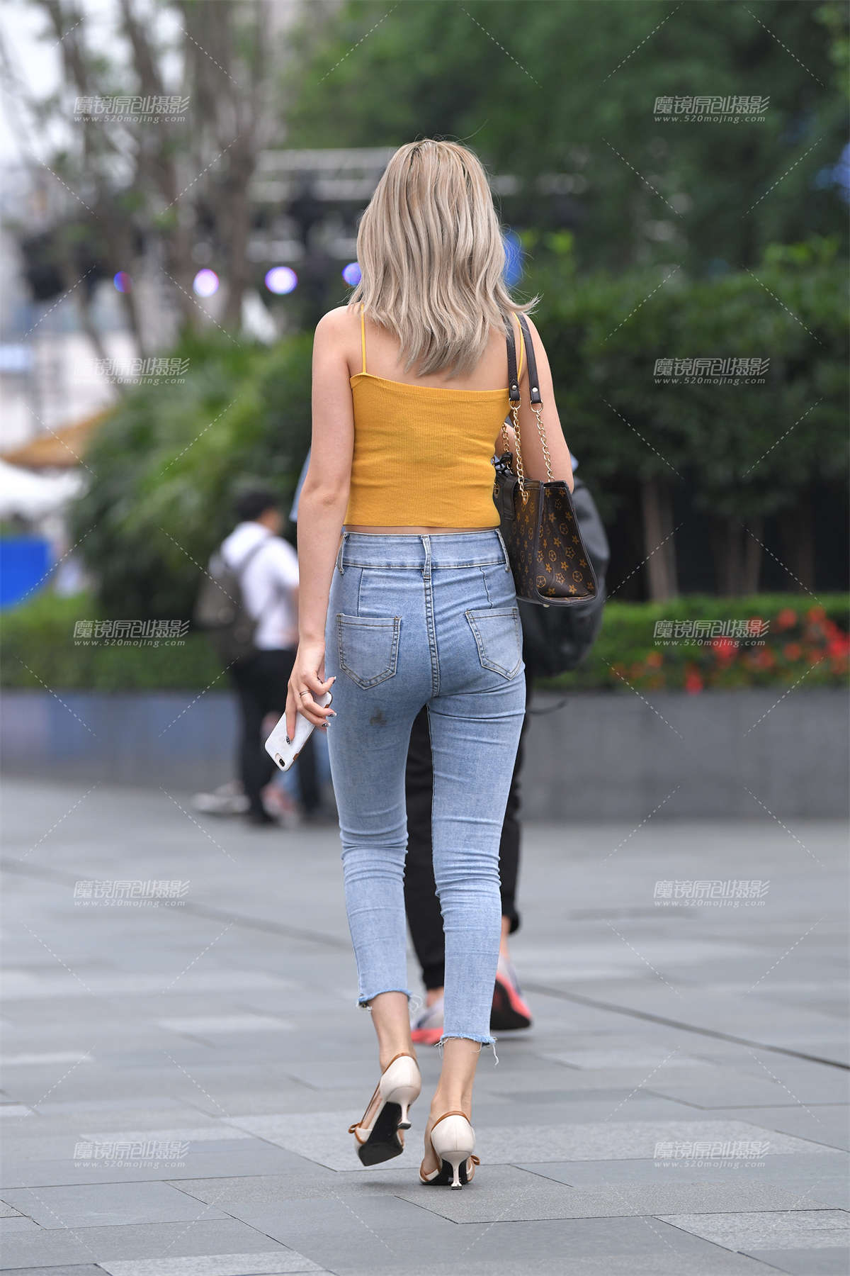 图片[2]-黄色背心紧牛~-日更街拍