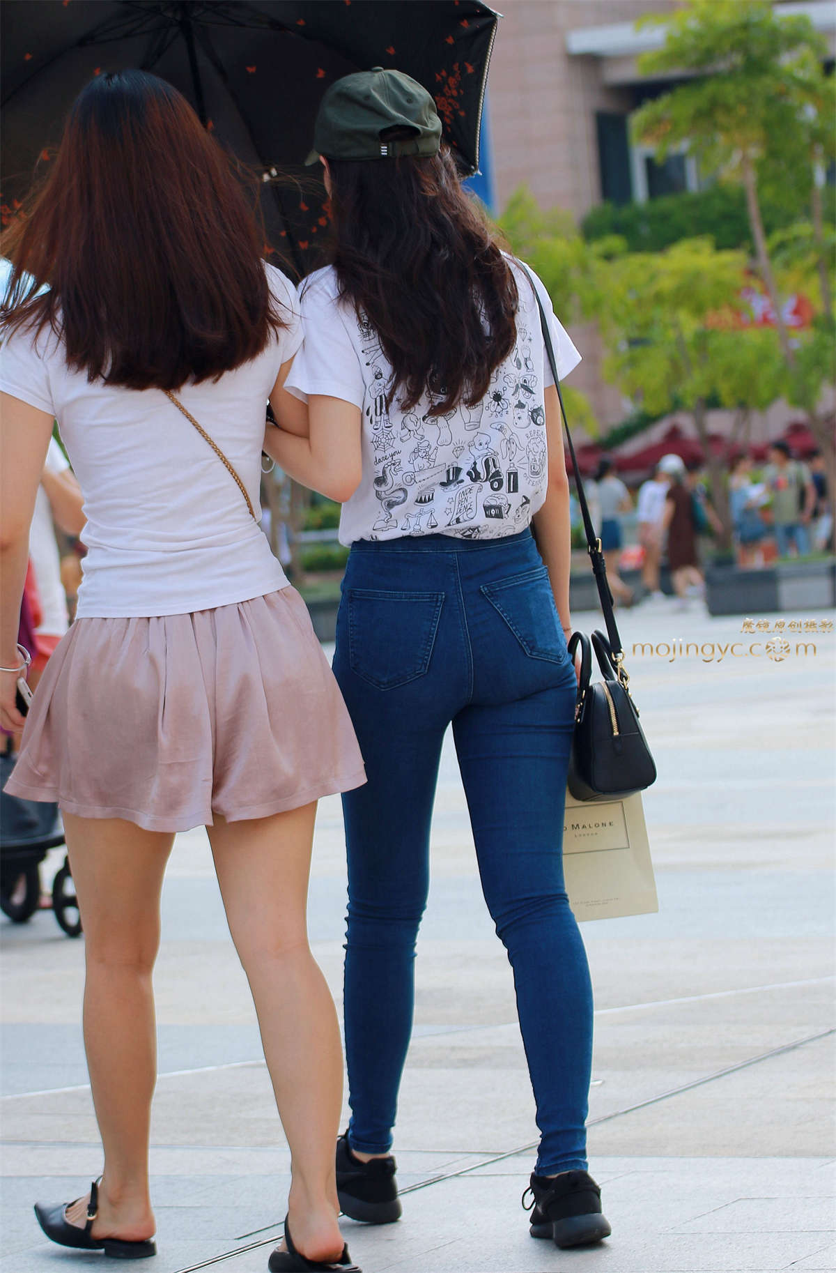 图片[2]-高腰紧牛翘臀 高雅美眉-日更街拍