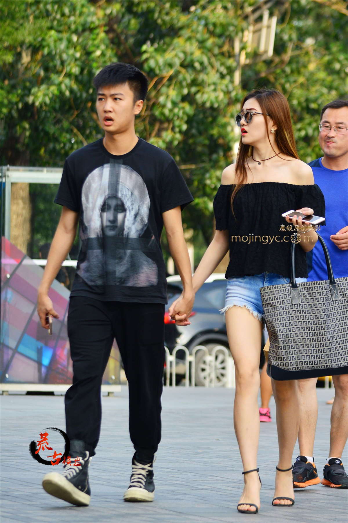 8-16 热裤长腿姑娘-日更街拍