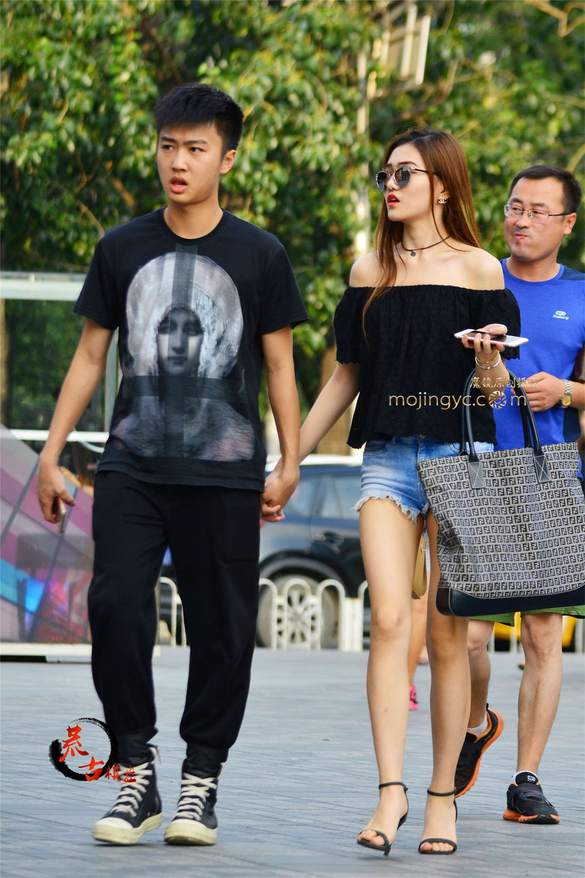 图片[2]-8-16 热裤长腿姑娘-日更街拍