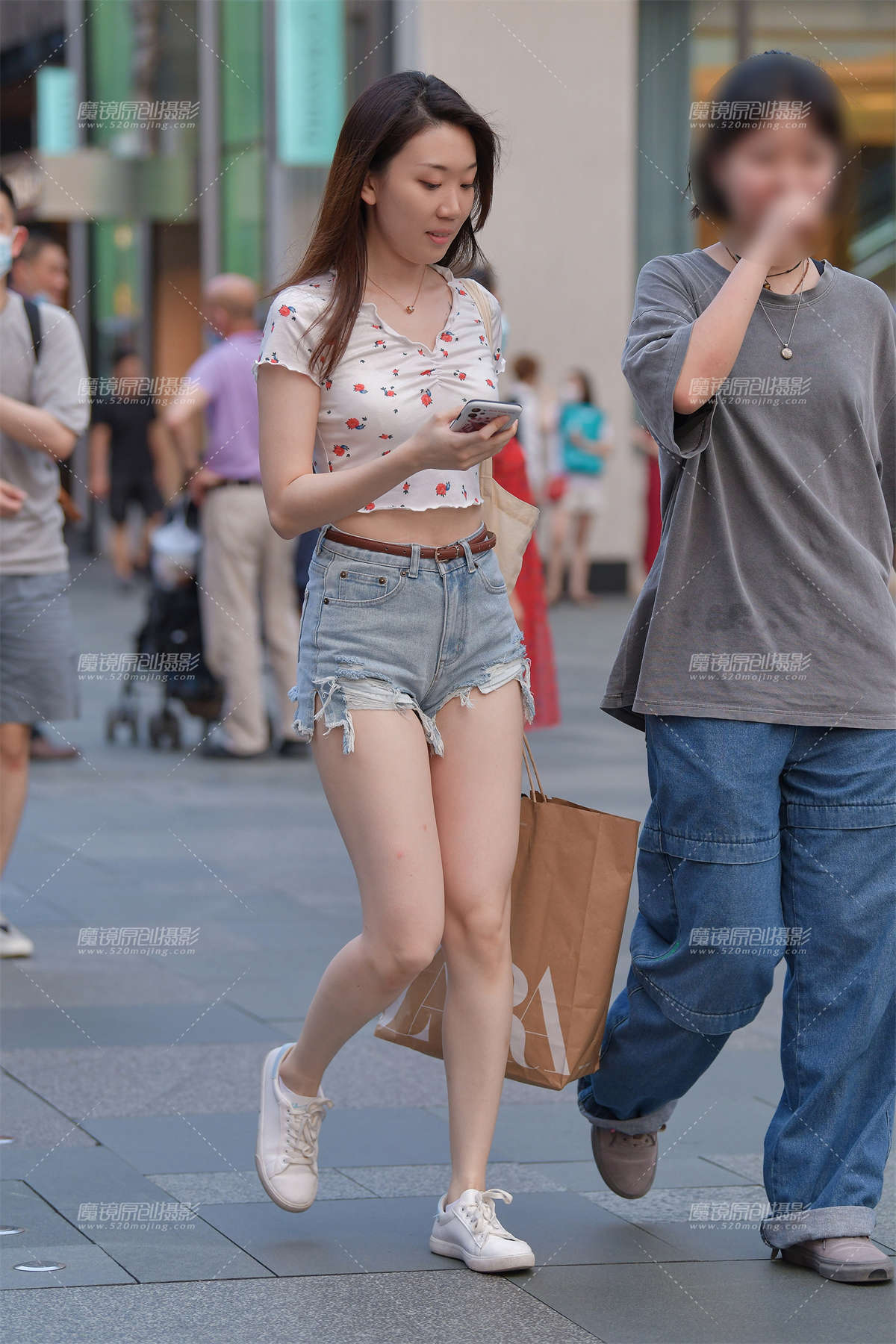 【视觉冲击赛贴】性感热裤大白腿-日更街拍