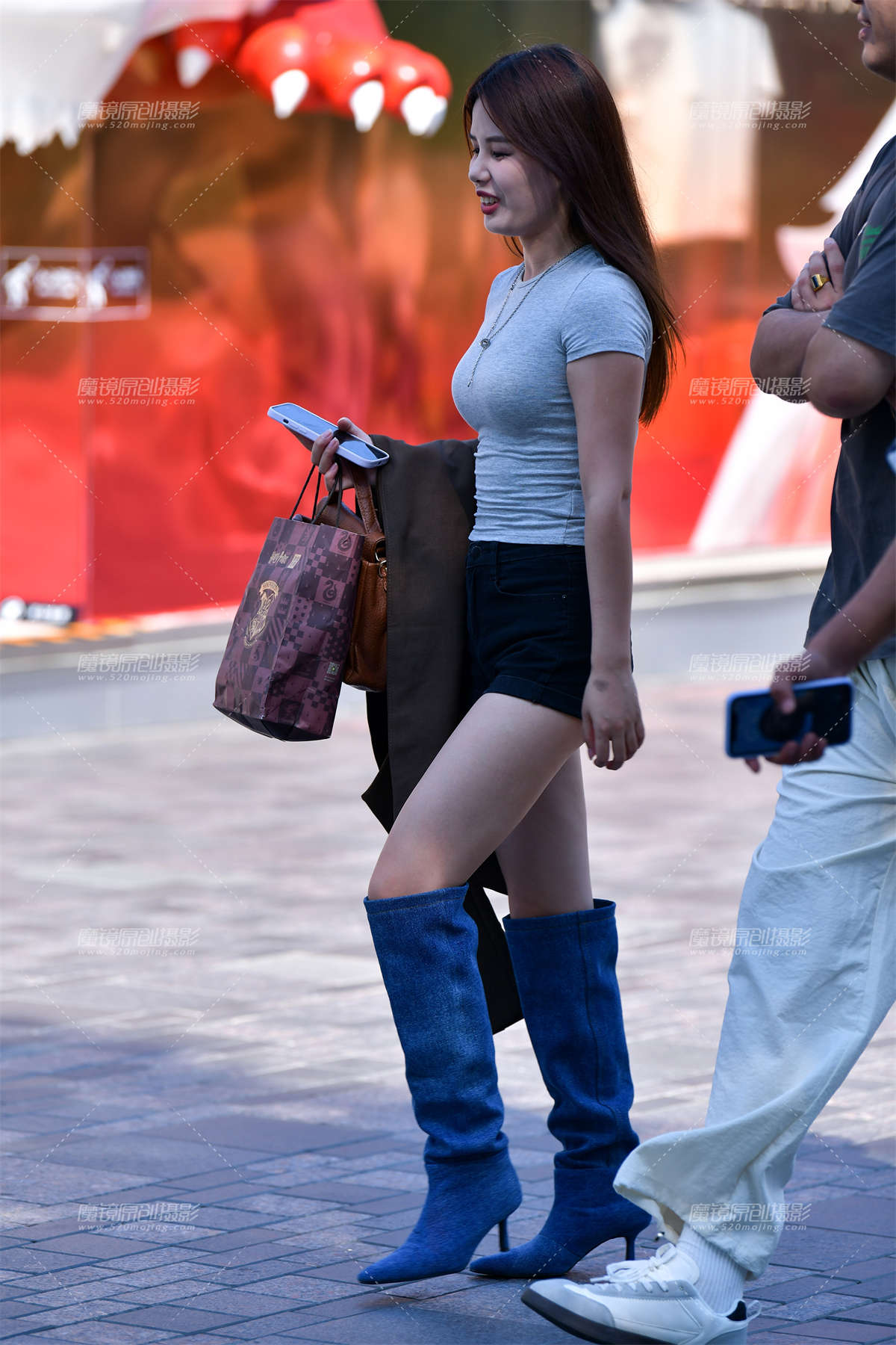 图片[2]-★长靴热裤美女-日更街拍