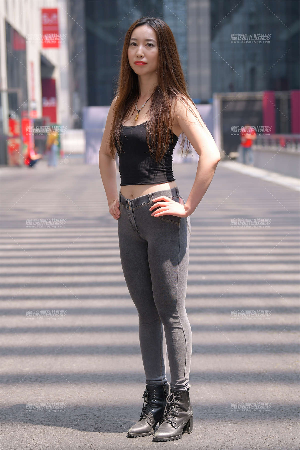 【街拍之魂赛帖】光影与蜜桃__-日更街拍