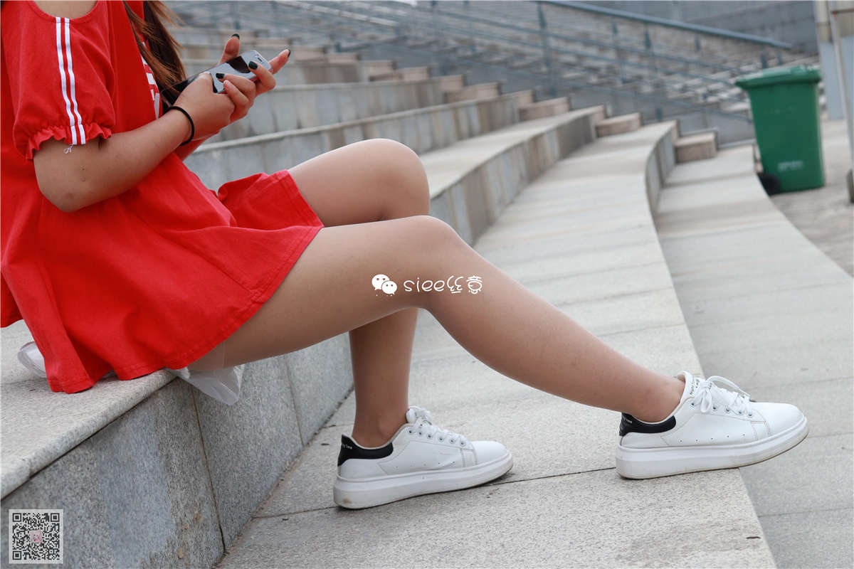 SIEE丝意 NO.163 梦梦 红衣女孩 运动鞋-日更街拍