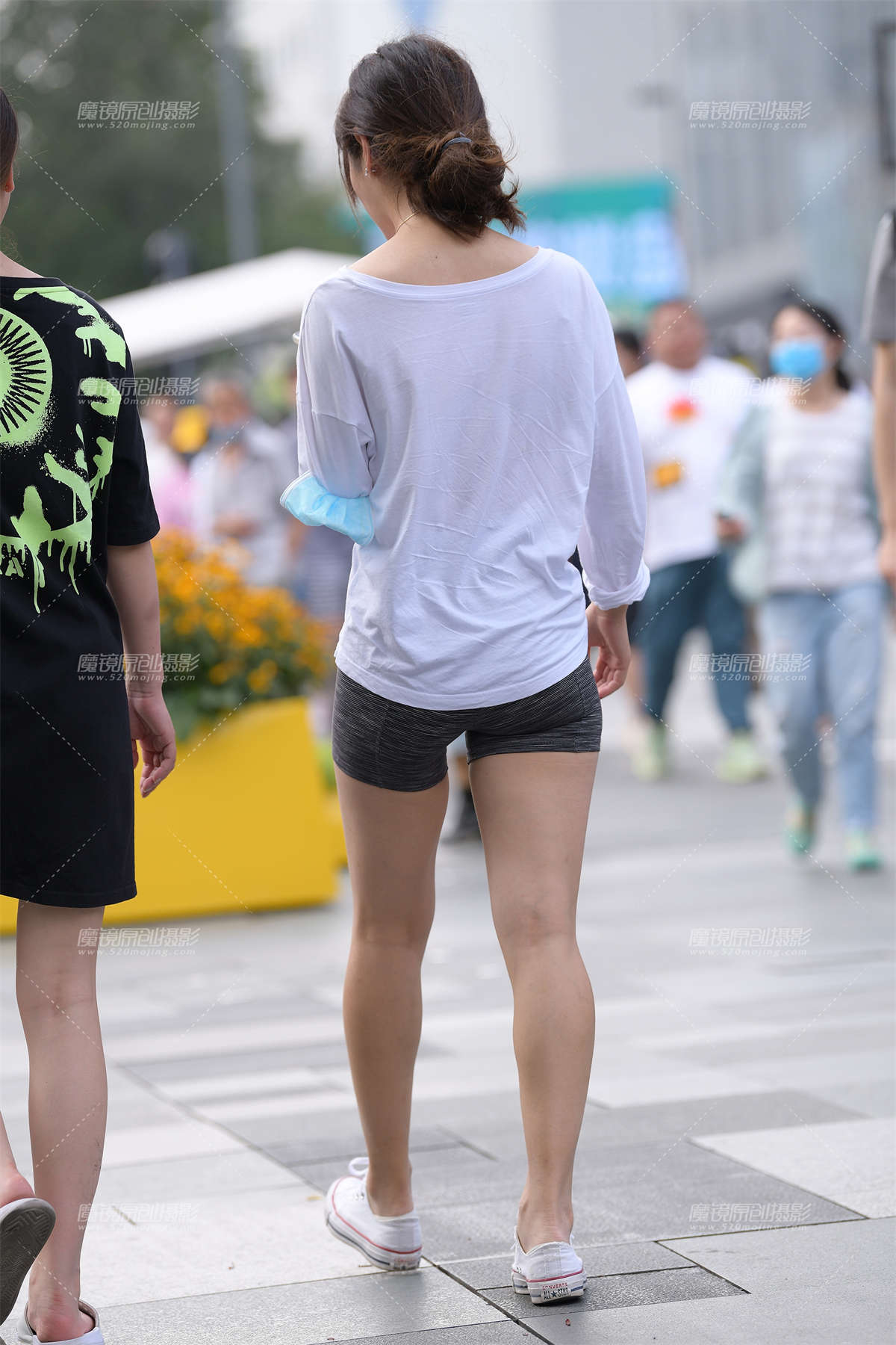 图片[2]-简简单单的一条紧身短裤-日更街拍