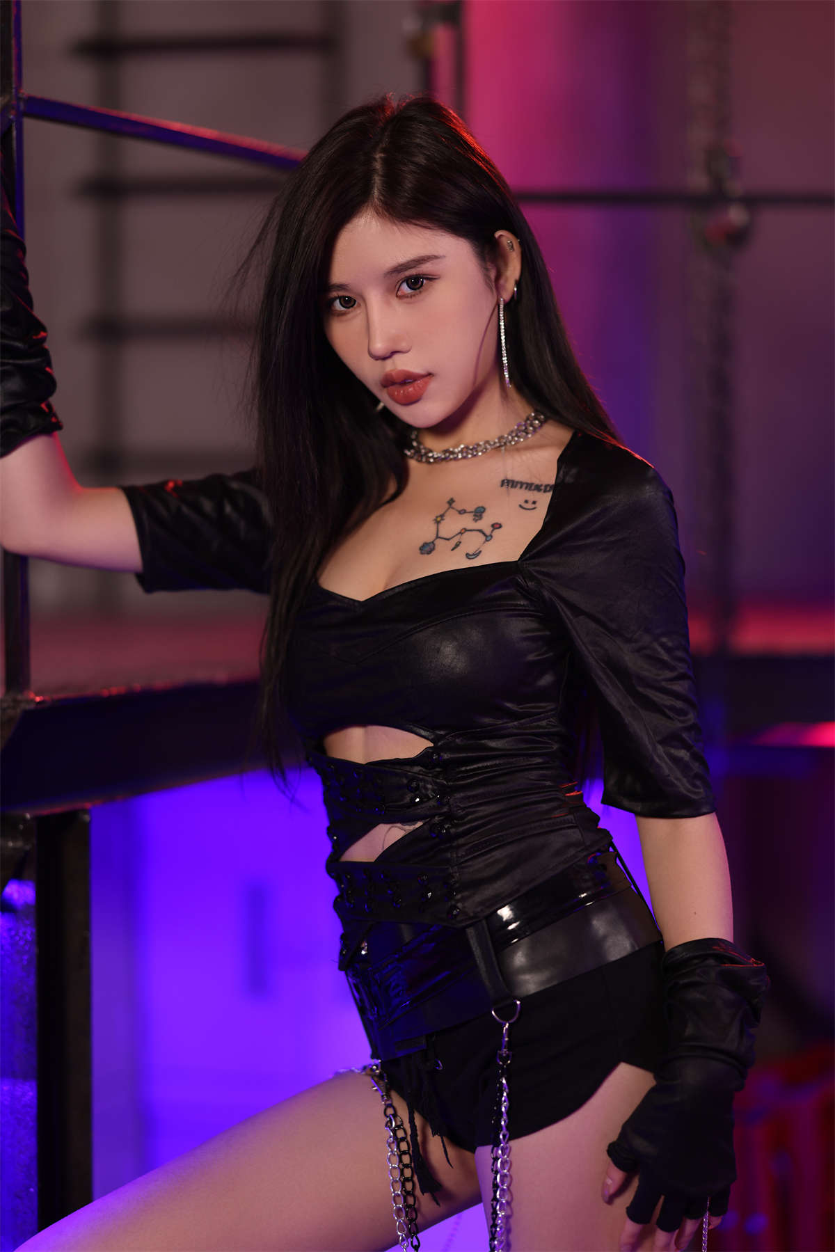 YITUYU艺图语 2024.04.28 美女与黑皮衣的华丽邂逅 鲸鱼插图1